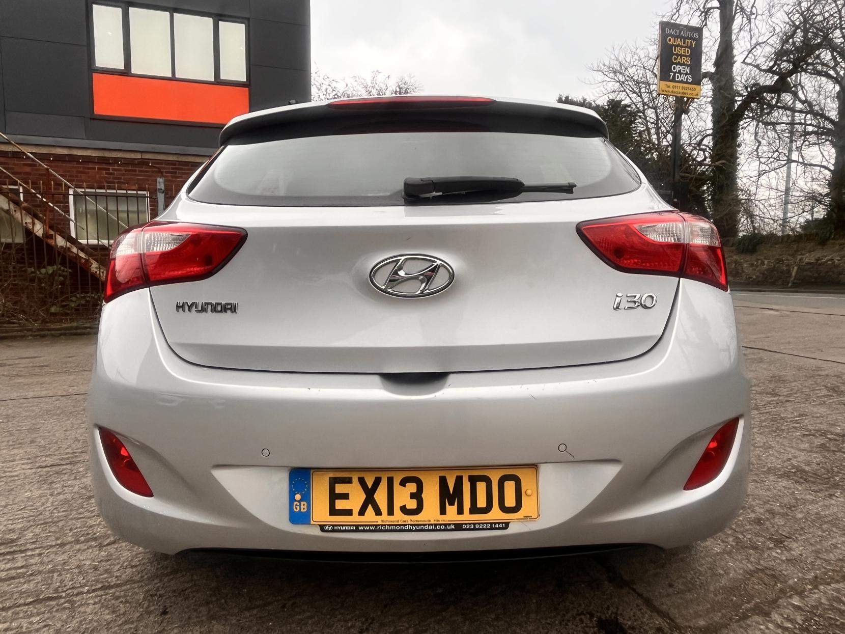 Hyundai i30 1.4 Active Hatchback 5dr Petrol Manual Euro 5 (100 ps)