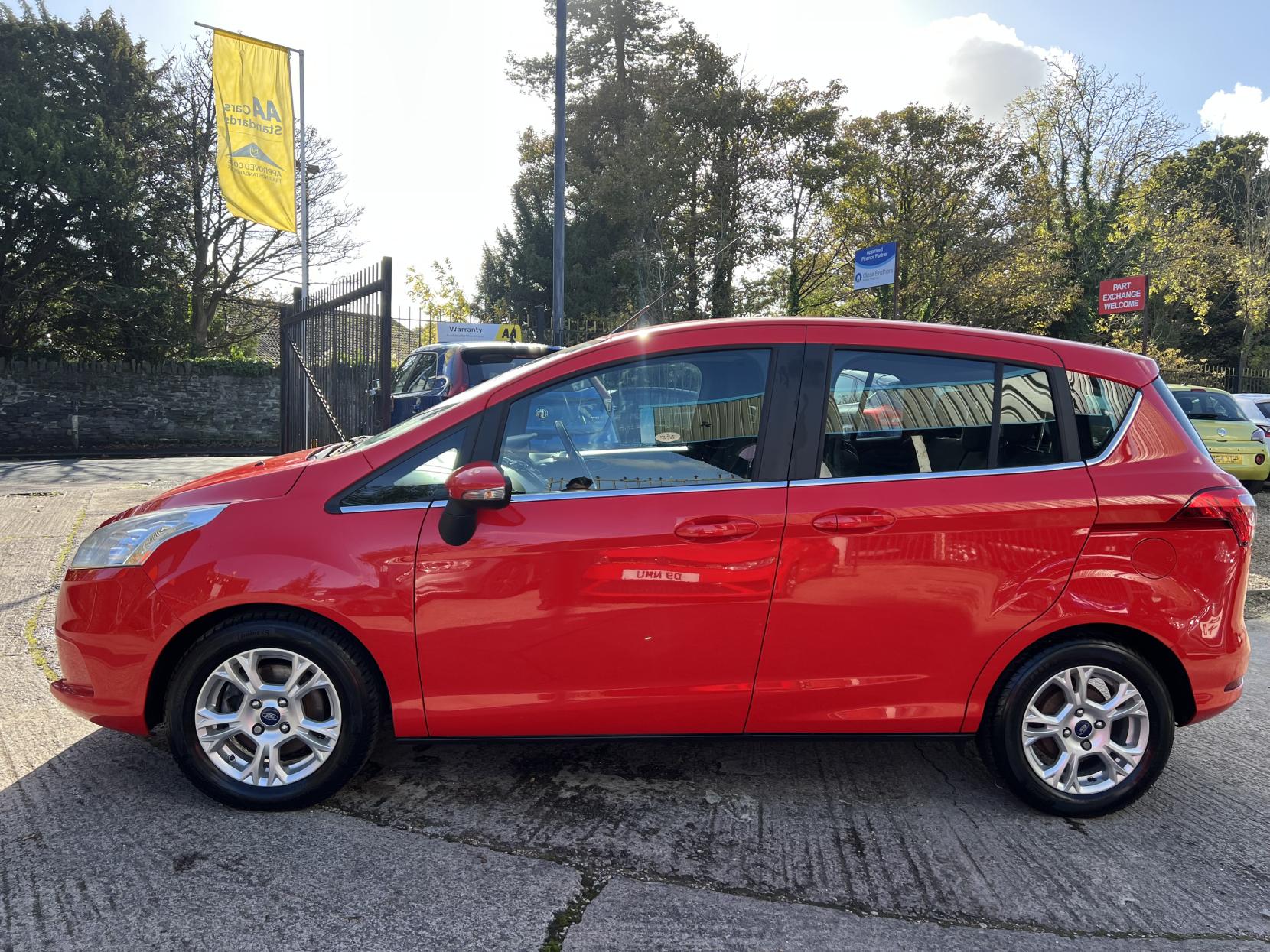 Ford B-Max 1.0T EcoBoost Zetec MPV 5dr Petrol Manual Euro 5 (100 ps)