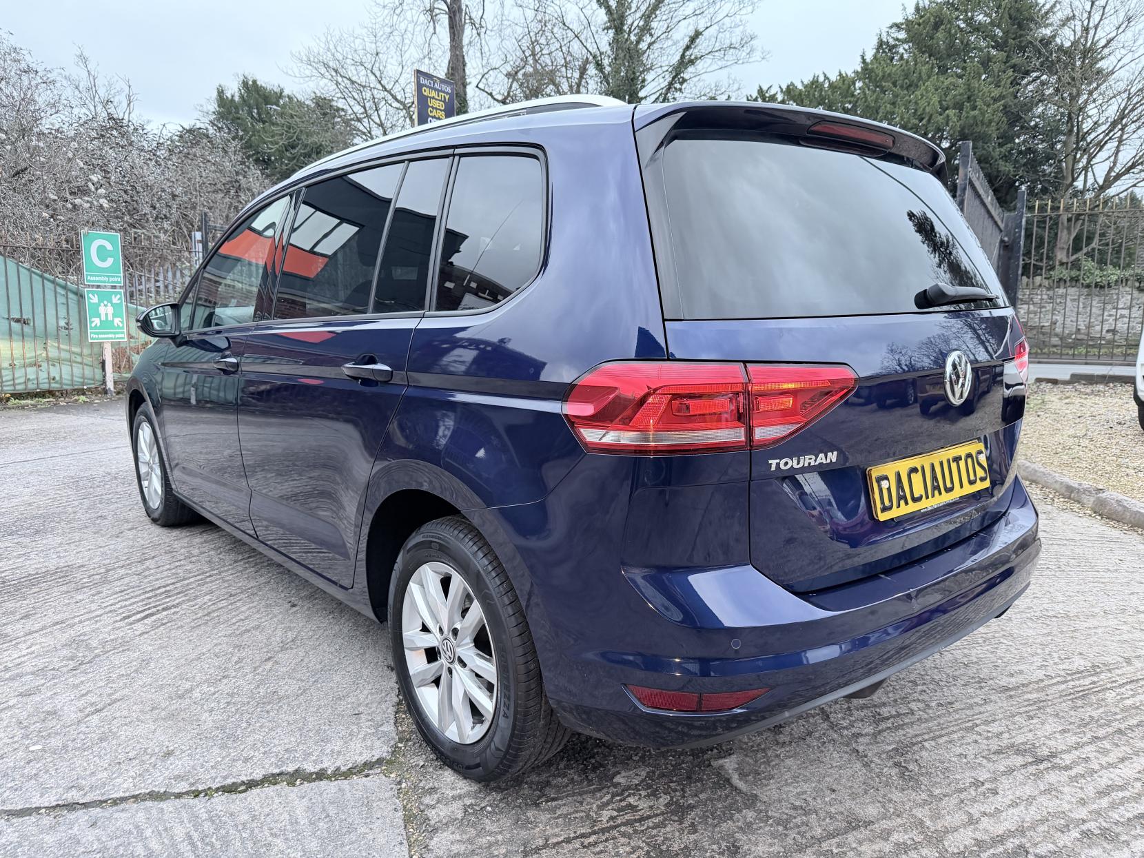 Volkswagen Touran 1.6 TDI SE Family MPV 5dr Diesel DSG Euro 6 (s/s) (115 ps)