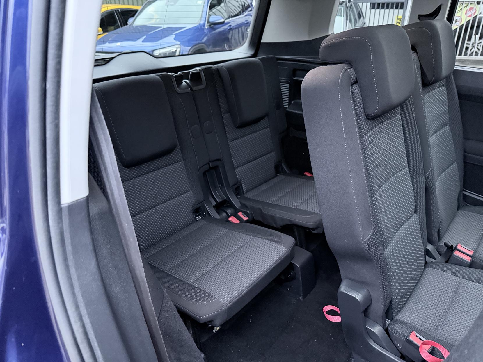 Volkswagen Touran 1.6 TDI SE Family MPV 5dr Diesel DSG Euro 6 (s/s) (115 ps)