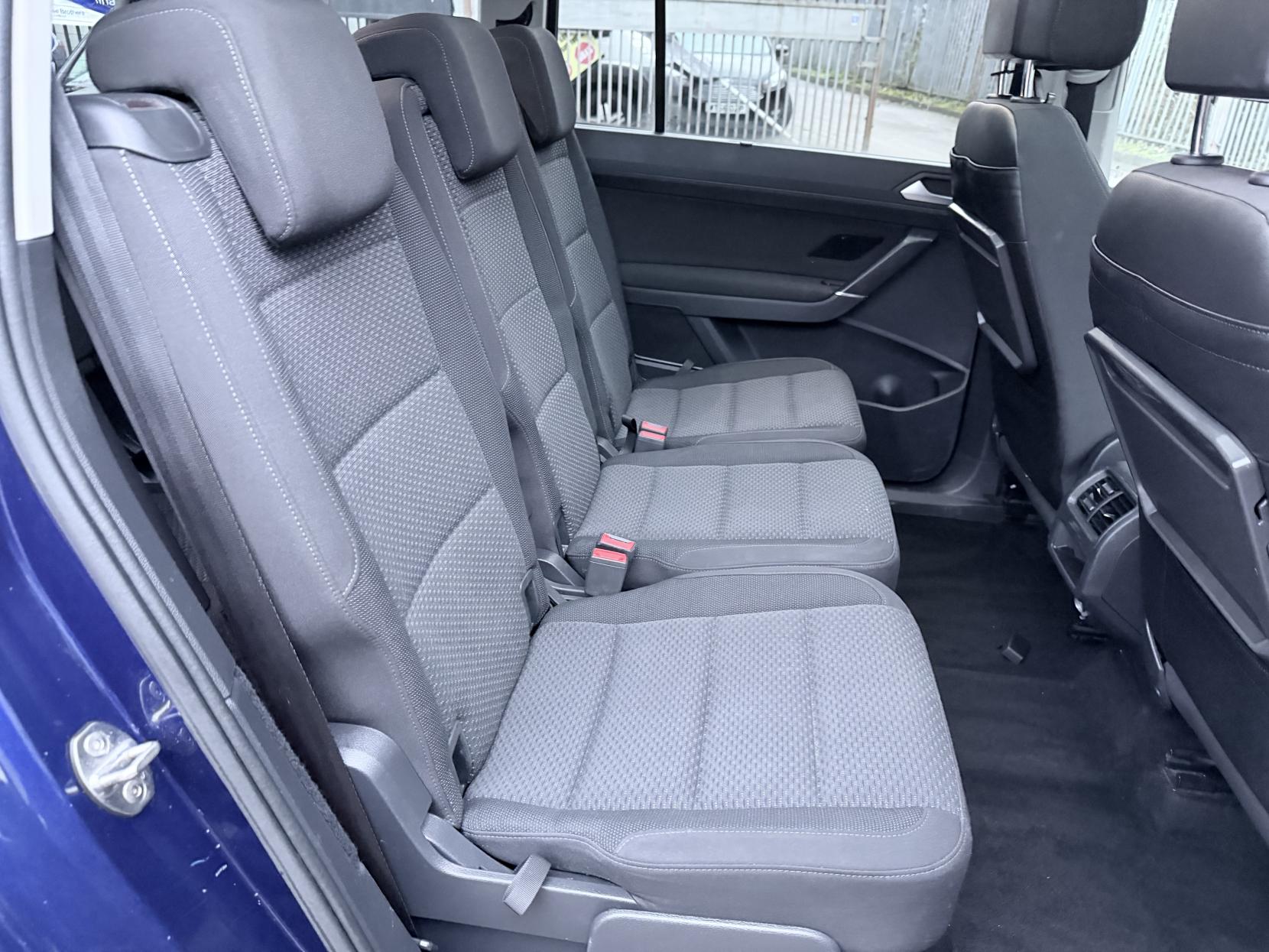 Volkswagen Touran 1.6 TDI SE Family MPV 5dr Diesel DSG Euro 6 (s/s) (115 ps)