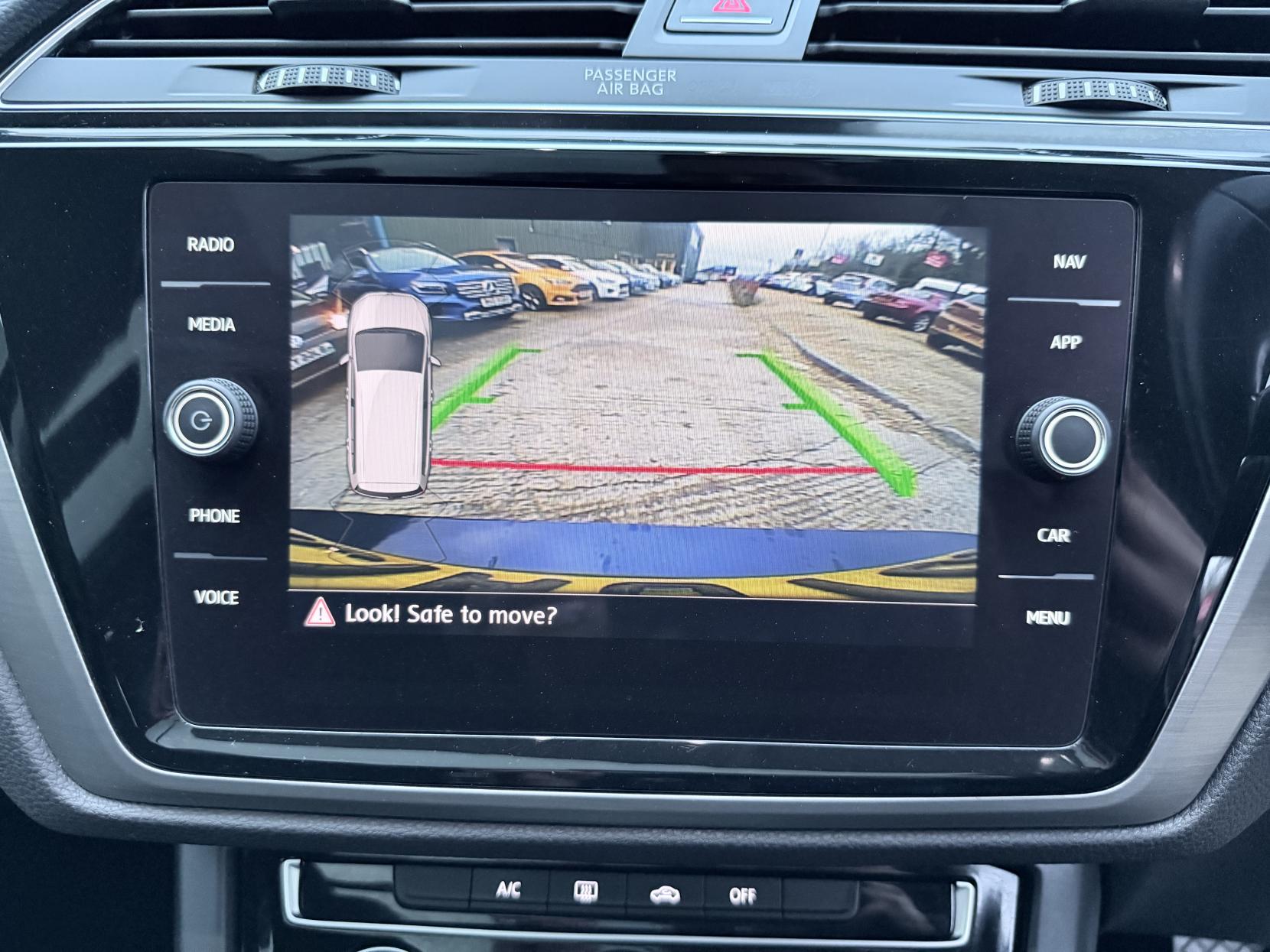 Volkswagen Touran 1.6 TDI SE Family MPV 5dr Diesel DSG Euro 6 (s/s) (115 ps)