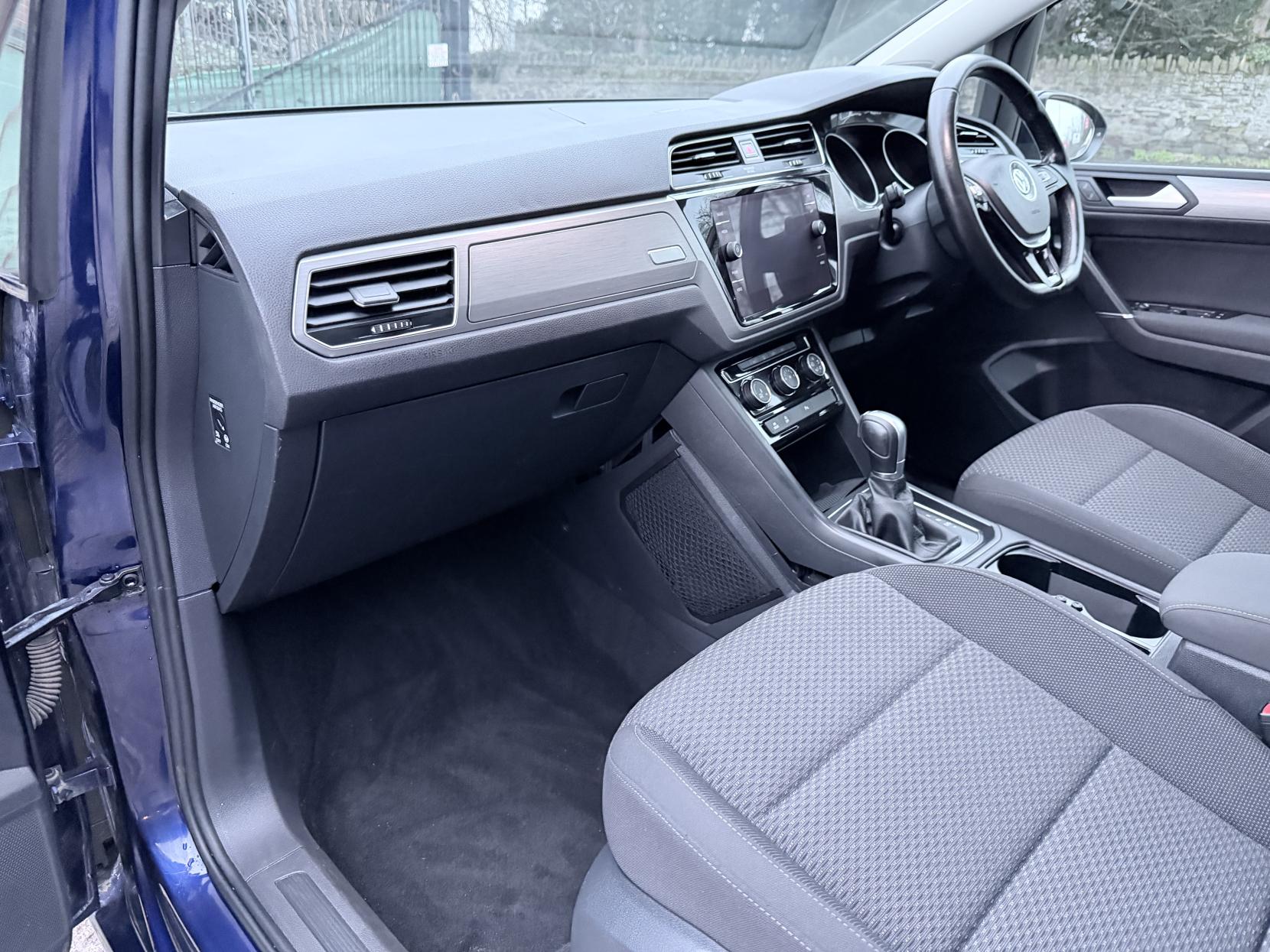 Volkswagen Touran 1.6 TDI SE Family MPV 5dr Diesel DSG Euro 6 (s/s) (115 ps)