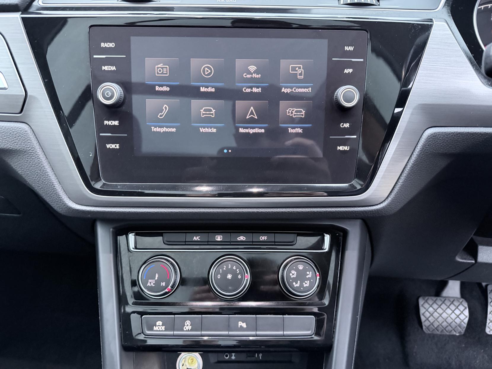 Volkswagen Touran 1.6 TDI SE Family MPV 5dr Diesel DSG Euro 6 (s/s) (115 ps)