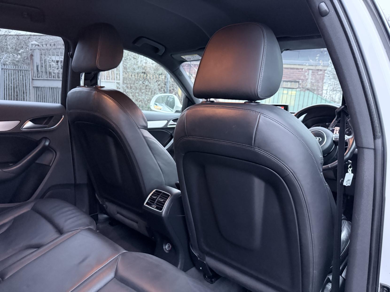 Audi Q3 2.0 TDI S line SUV 5dr Diesel S Tronic quattro Euro 6 (s/s) (184 ps)