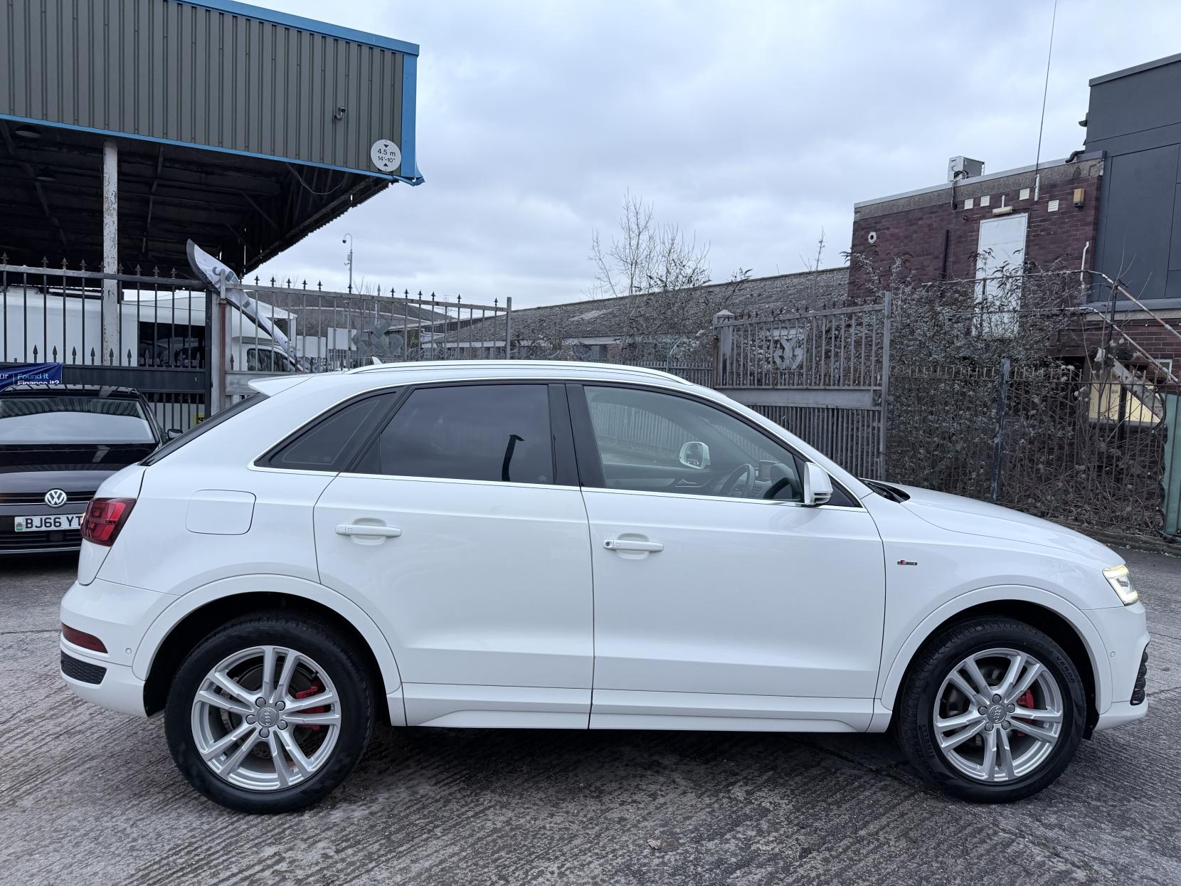 Audi Q3 2.0 TDI S line SUV 5dr Diesel S Tronic quattro Euro 6 (s/s) (184 ps)