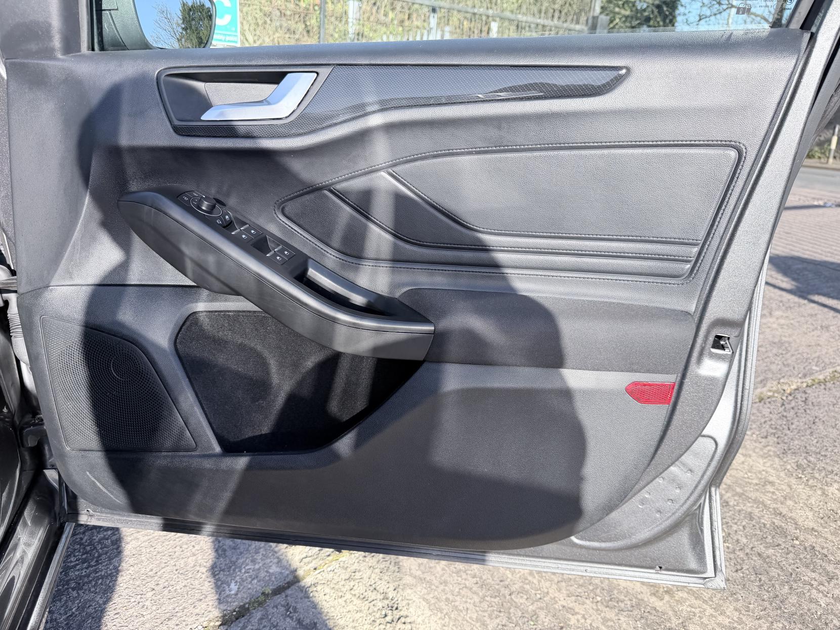 Ford Focus 1.5 EcoBlue ST-Line Estate 5dr Diesel Manual Euro 6 (s/s) (120 ps)