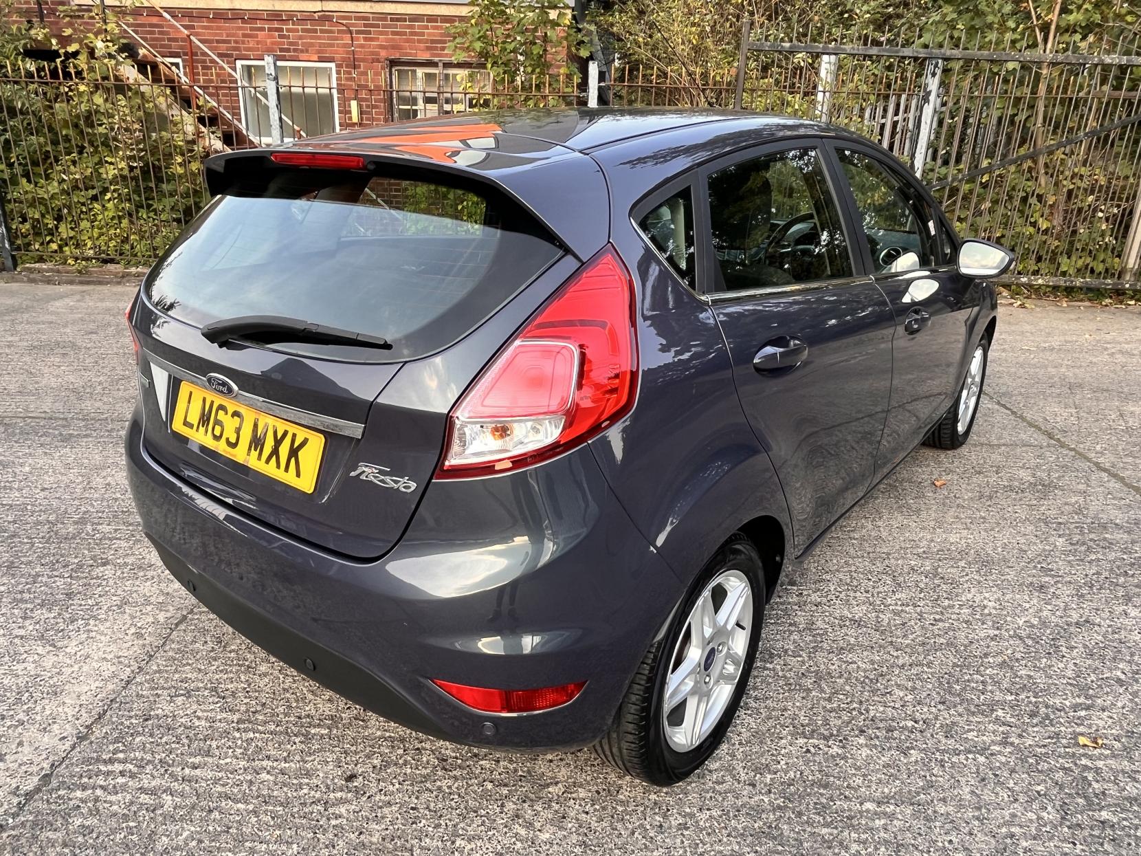 Ford Fiesta 1.0T EcoBoost Zetec Hatchback 5dr Petrol Manual Euro 5 (s/s) (100 ps)