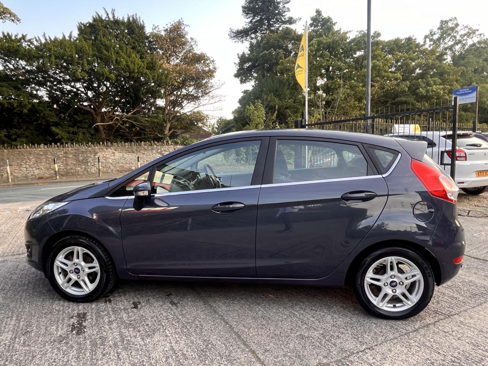 Ford Fiesta 1.0T EcoBoost Zetec Hatchback 5dr Petrol Manual Euro 5 (s/s) (100 ps)