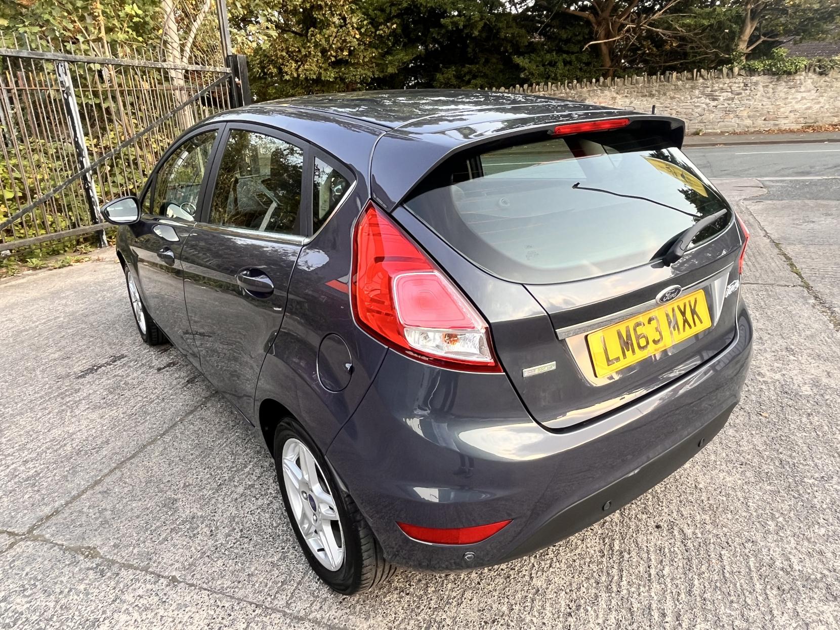 Ford Fiesta 1.0T EcoBoost Zetec Hatchback 5dr Petrol Manual Euro 5 (s/s) (100 ps)