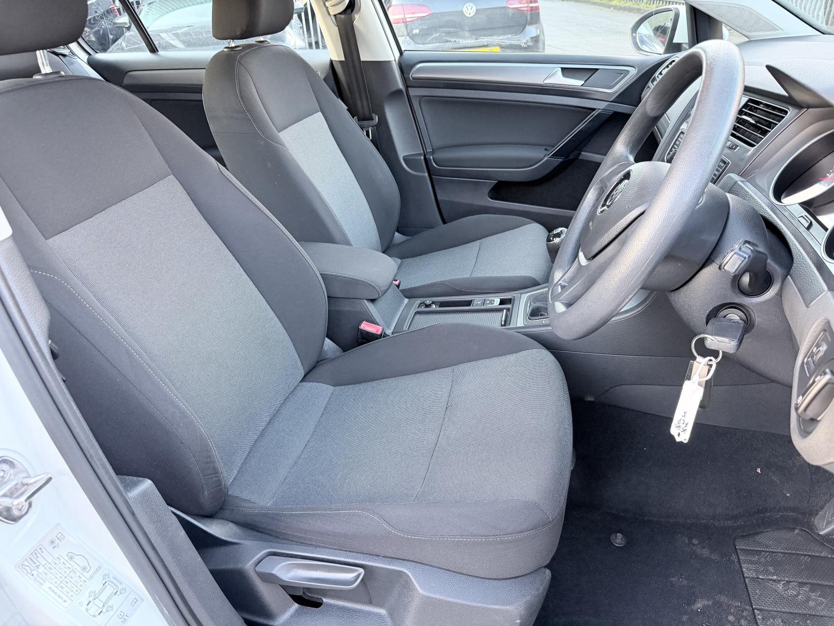 Volkswagen Golf 1.2 TSI BlueMotion Tech S Hatchback 5dr Petrol Manual Euro 6 (s/s) (85 ps)