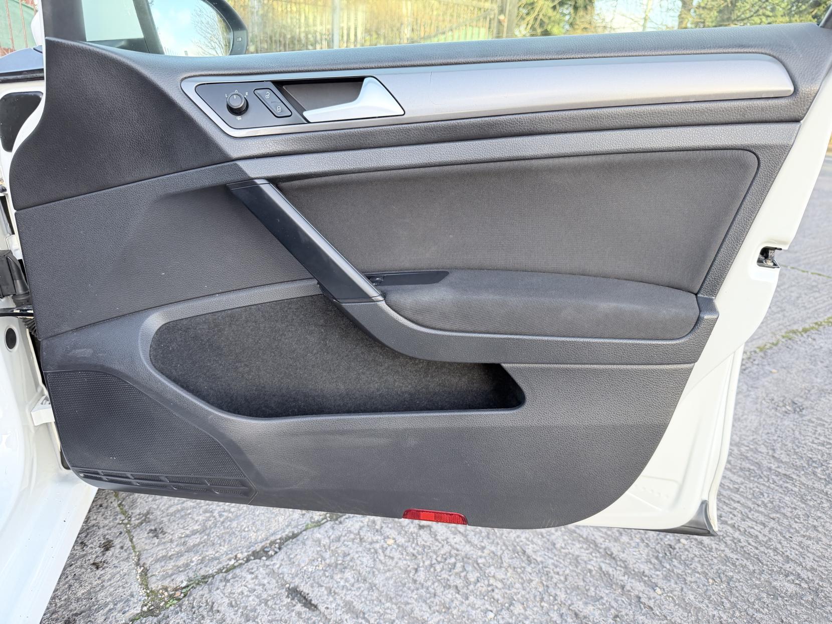 Volkswagen Golf 1.2 TSI BlueMotion Tech S Hatchback 5dr Petrol Manual Euro 6 (s/s) (85 ps)