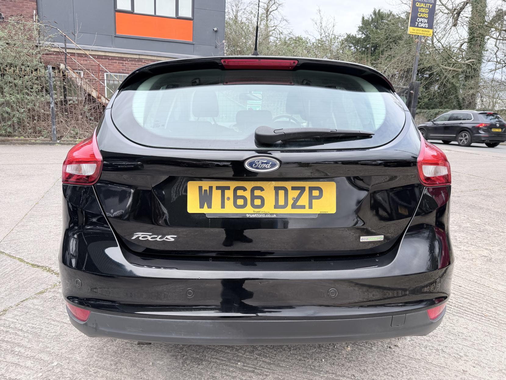 Ford Focus 1.0T EcoBoost Zetec Hatchback 5dr Petrol Manual Euro 6 (s/s) (125 ps)