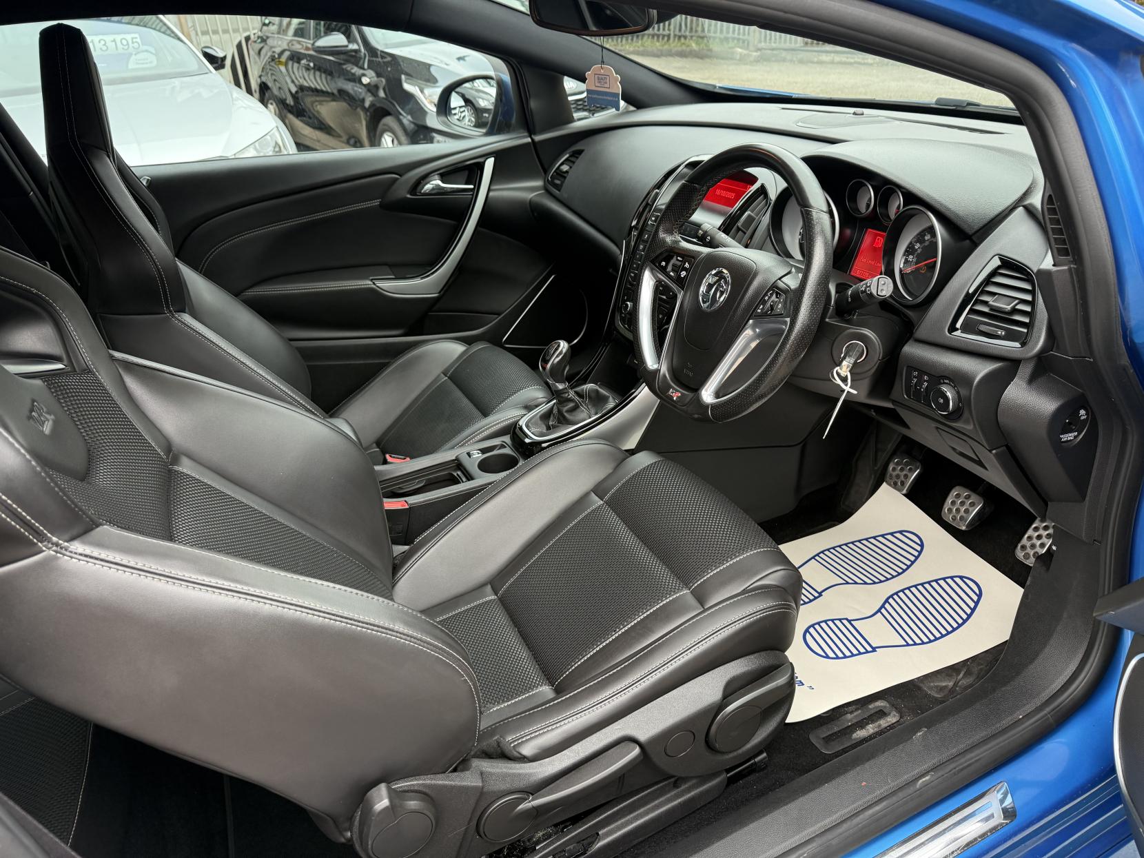 Vauxhall Astra GTC 2.0T VXR Coupe 3dr Petrol Manual Euro 5 (s/s) (280 ps)