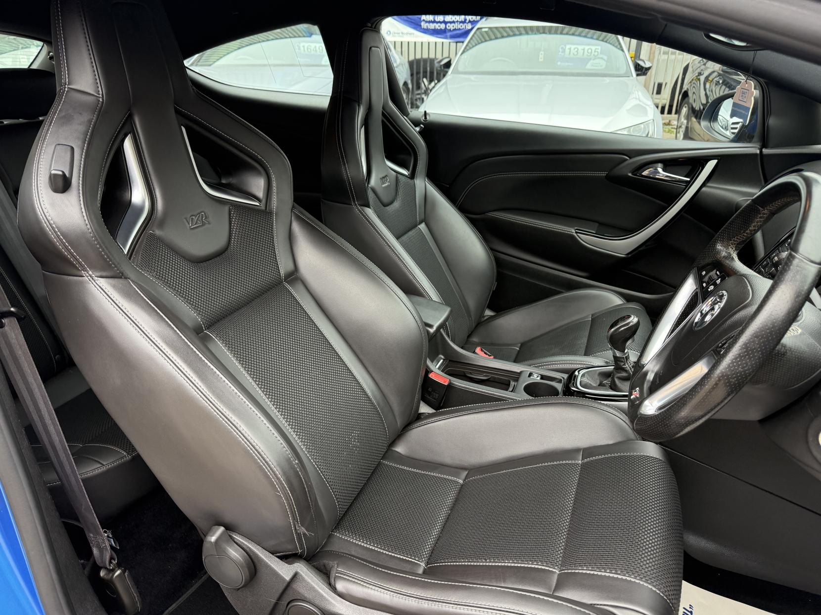 Vauxhall Astra GTC 2.0T VXR Coupe 3dr Petrol Manual Euro 5 (s/s) (280 ps)