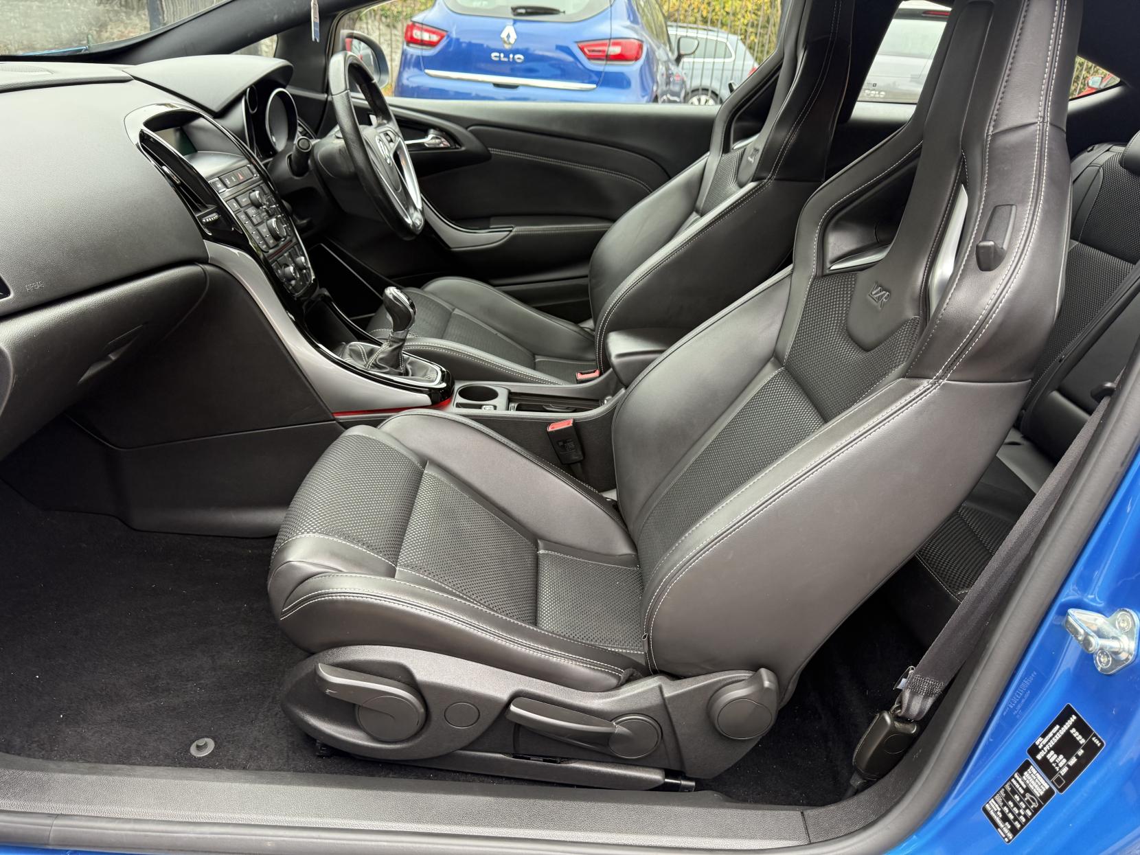Vauxhall Astra GTC 2.0T VXR Coupe 3dr Petrol Manual Euro 5 (s/s) (280 ps)