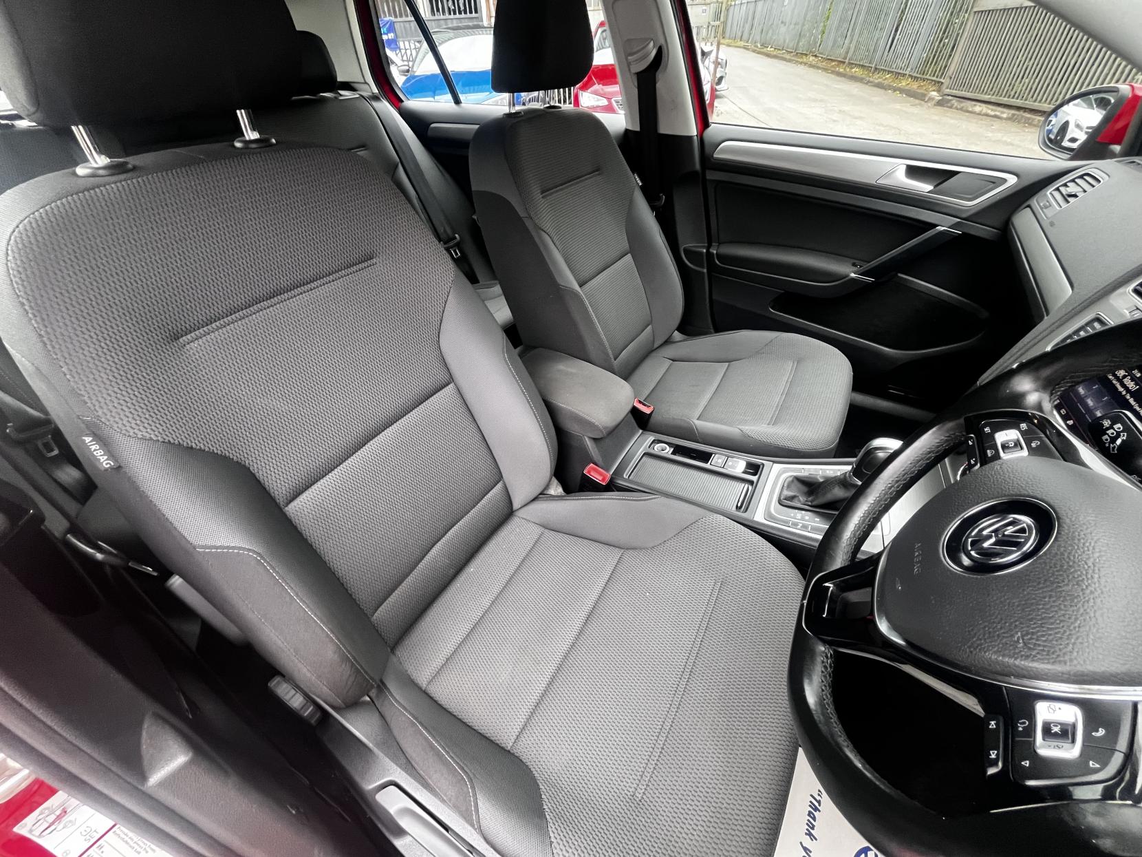 Volkswagen Golf 1.6 TDI BlueMotion Tech Match Hatchback 5dr Diesel DSG Euro 5 (s/s) (105 ps)