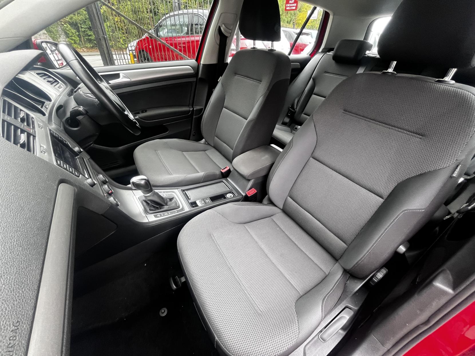 Volkswagen Golf 1.6 TDI BlueMotion Tech Match Hatchback 5dr Diesel DSG Euro 5 (s/s) (105 ps)