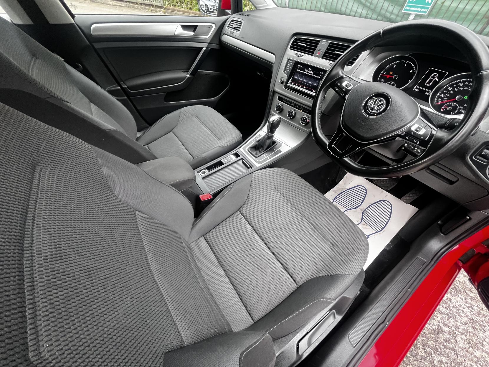 Volkswagen Golf 1.6 TDI BlueMotion Tech Match Hatchback 5dr Diesel DSG Euro 5 (s/s) (105 ps)
