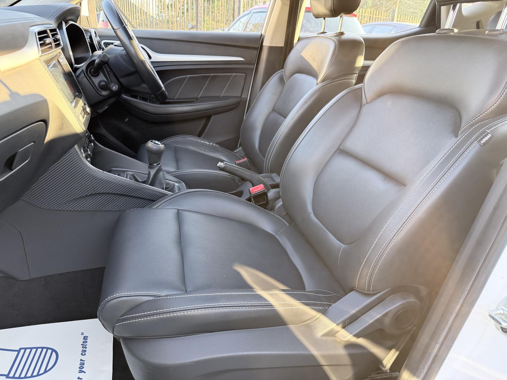 MG MG ZS 1.5 VTi-TECH Exclusive SUV 5dr Petrol Manual Euro 6 (s/s) (106 ps)