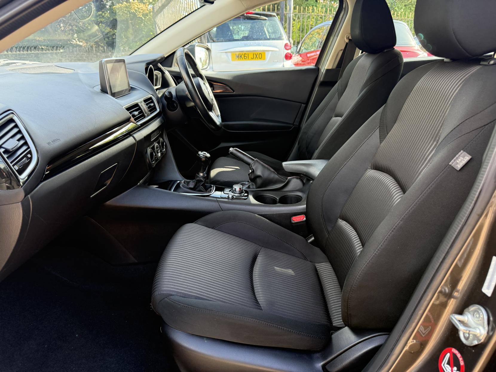 Mazda Mazda3 1.5 SKYACTIV-G SE Hatchback 5dr Petrol Manual Euro 5 (s/s) (100 ps)
