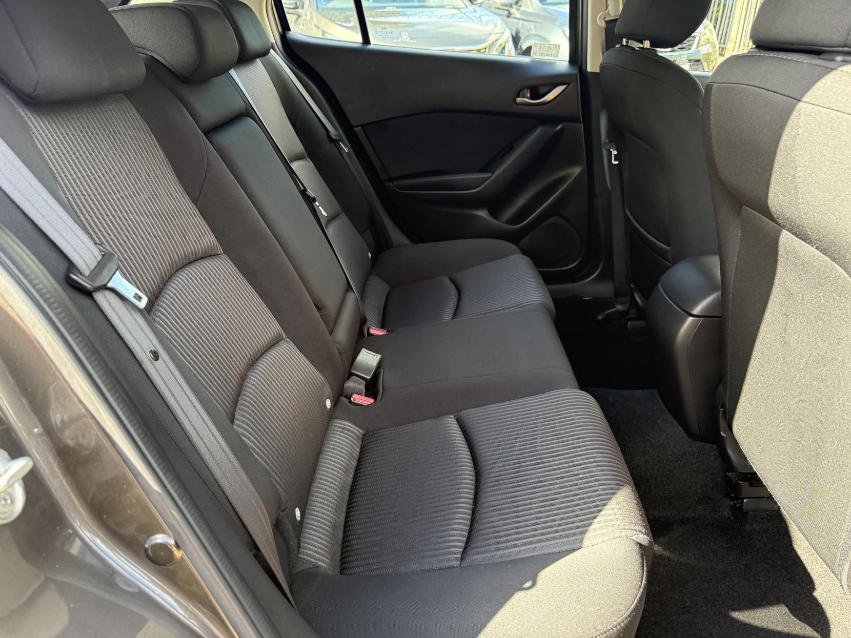 Mazda Mazda3 1.5 SKYACTIV-G SE Hatchback 5dr Petrol Manual Euro 5 (s/s) (100 ps)