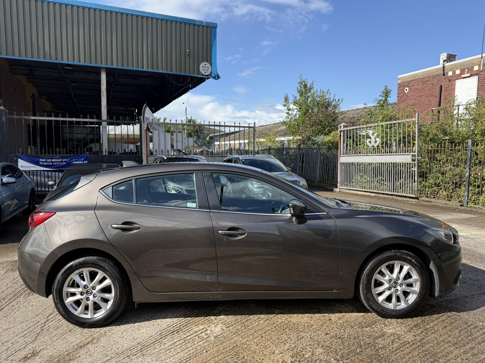 Mazda Mazda3 1.5 SKYACTIV-G SE Hatchback 5dr Petrol Manual Euro 5 (s/s) (100 ps)
