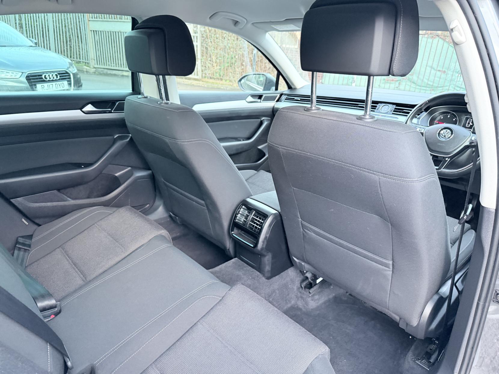 Volkswagen Passat 2.0 TDI BlueMotion Tech SE Business Saloon 4dr Diesel Manual Euro 6 (s/s) (150 ps)