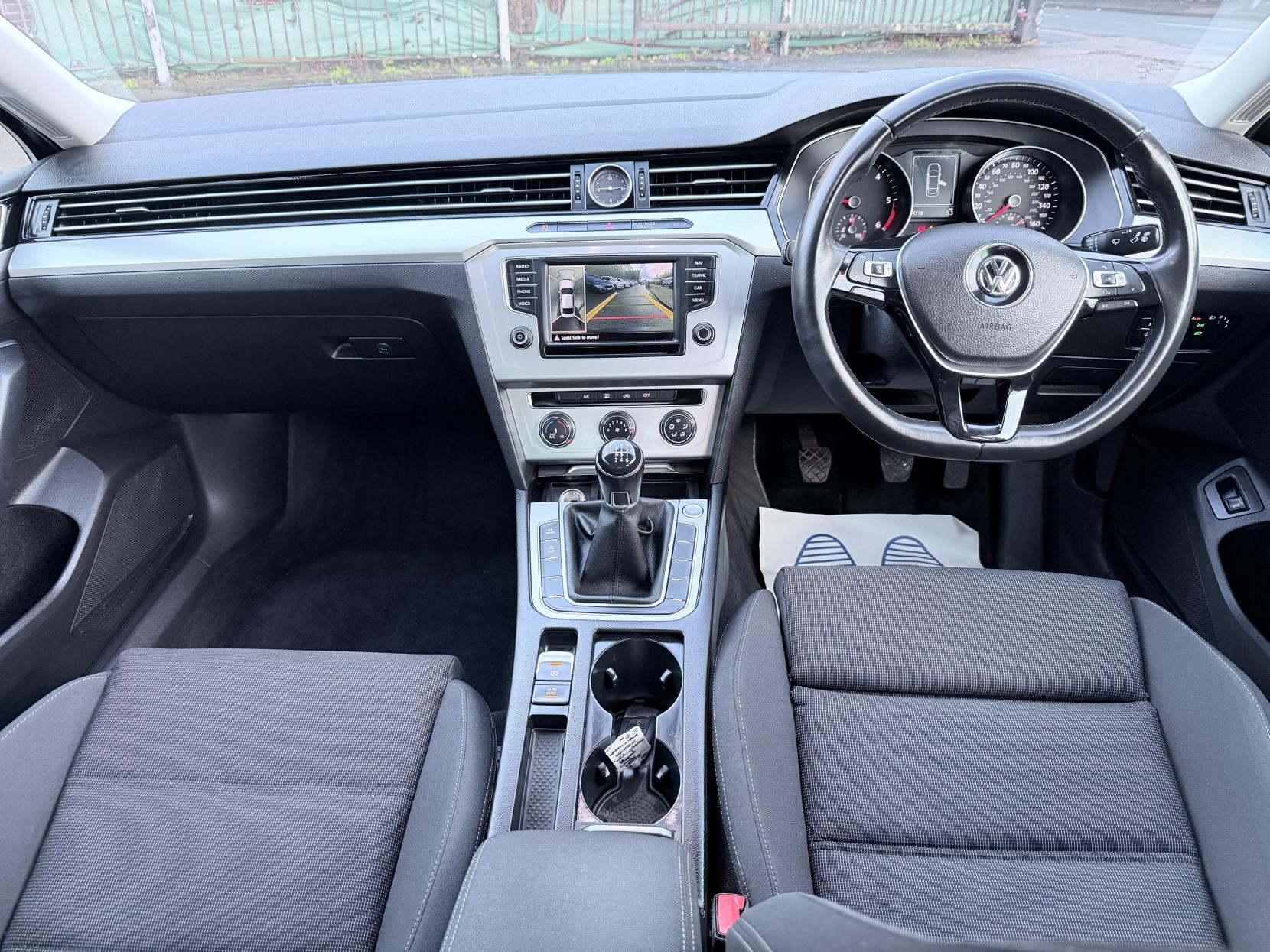 Volkswagen Passat 2.0 TDI BlueMotion Tech SE Business Saloon 4dr Diesel Manual Euro 6 (s/s) (150 ps)