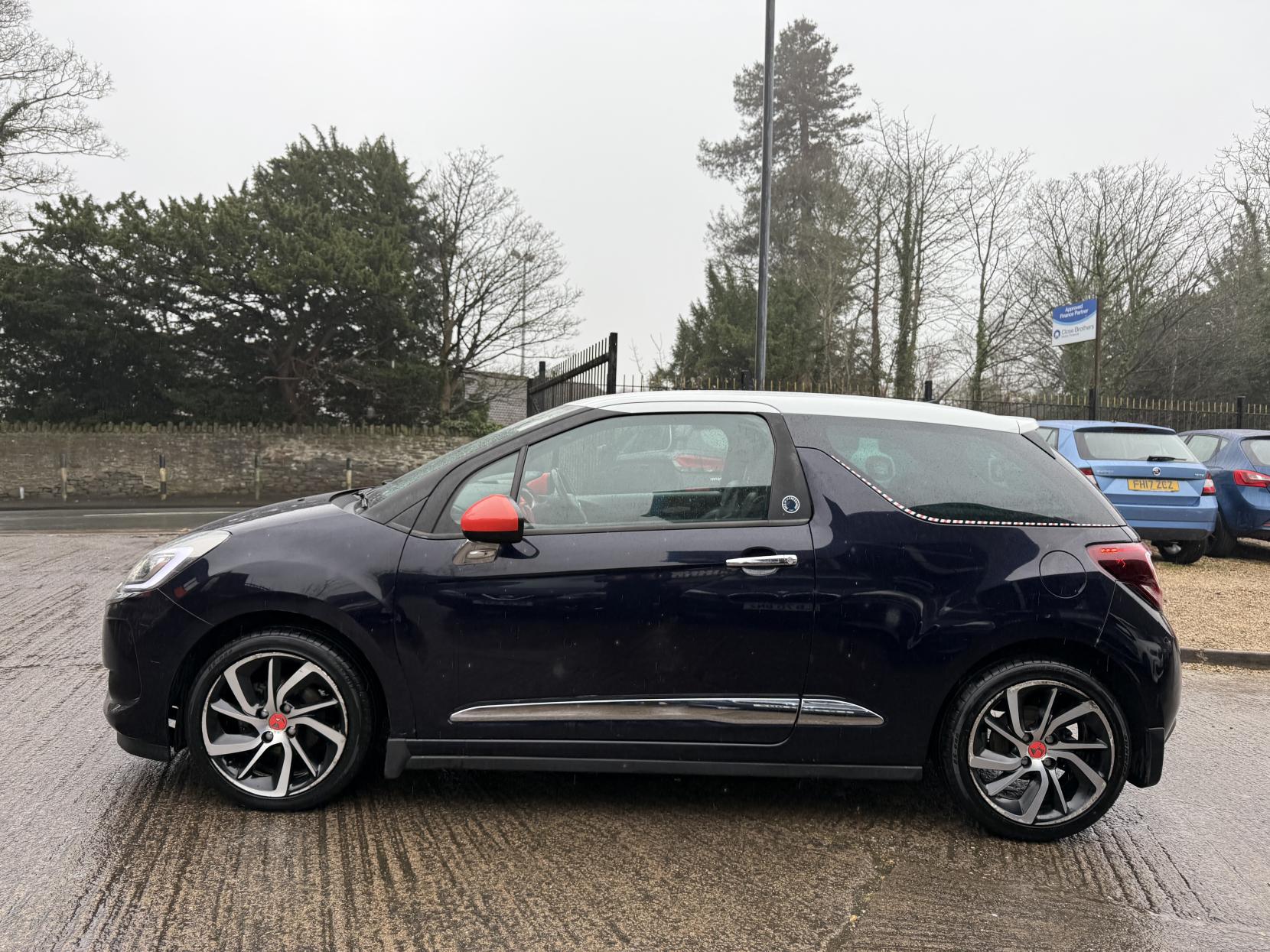 DS AUTOMOBILES DS 3 1.2 PureTech Ines de la Fressange Hatchback 3dr Petrol Manual Euro 6 (s/s) (110 ps)