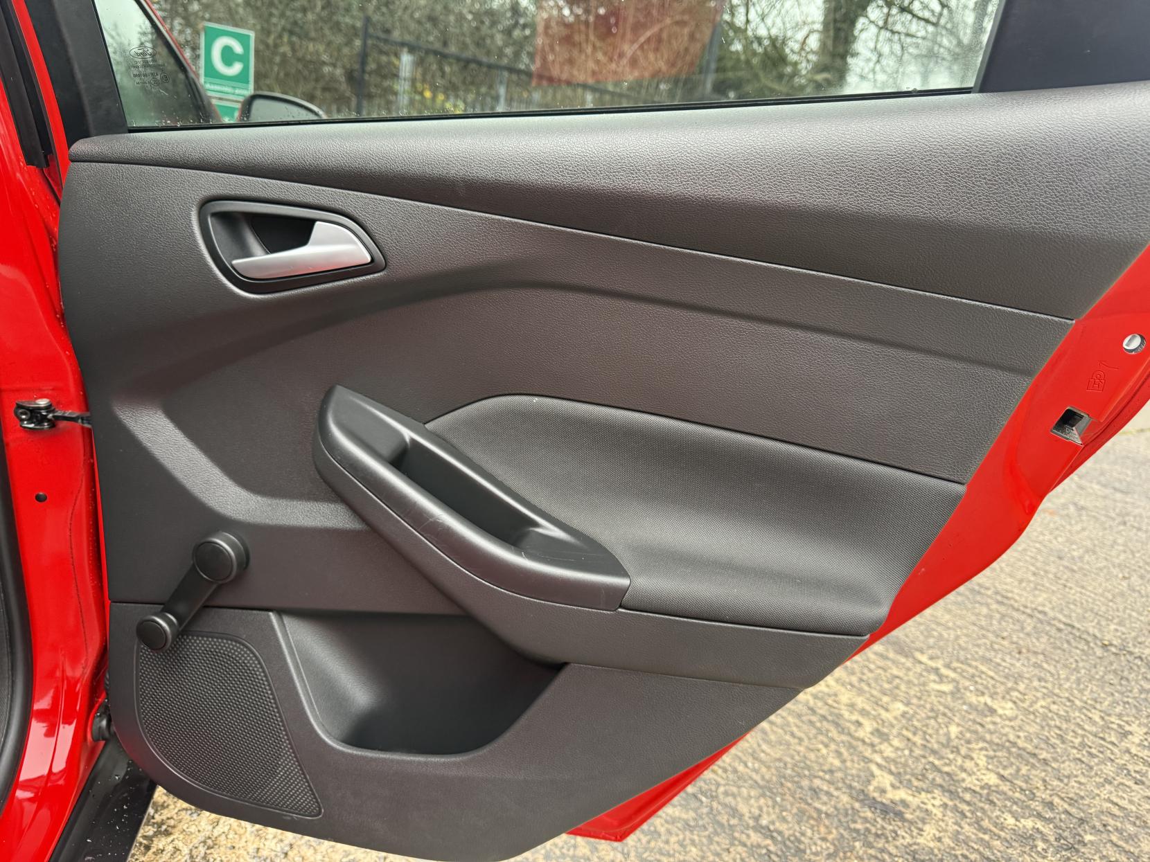 Ford Focus 1.0T EcoBoost Zetec Edition Hatchback 5dr Petrol Manual Euro 6 (s/s) (125 ps)