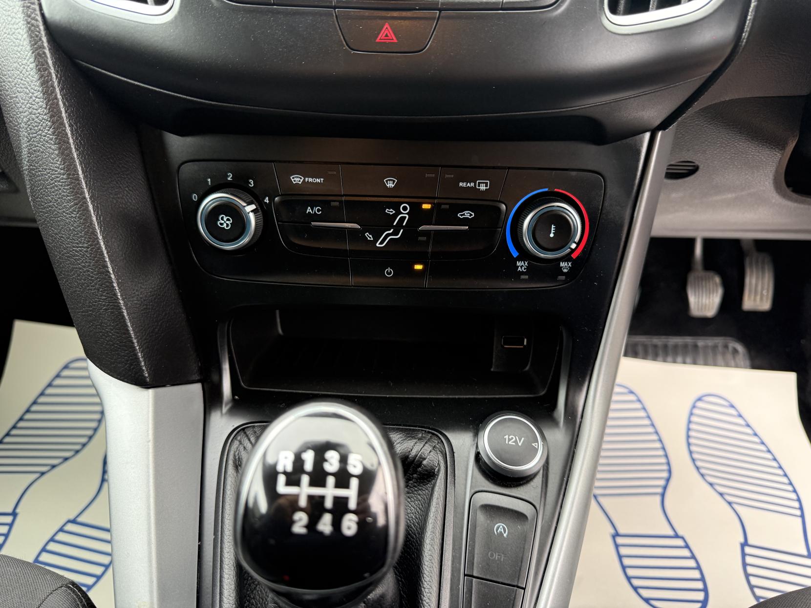 Ford Focus 1.0T EcoBoost Zetec Edition Hatchback 5dr Petrol Manual Euro 6 (s/s) (125 ps)