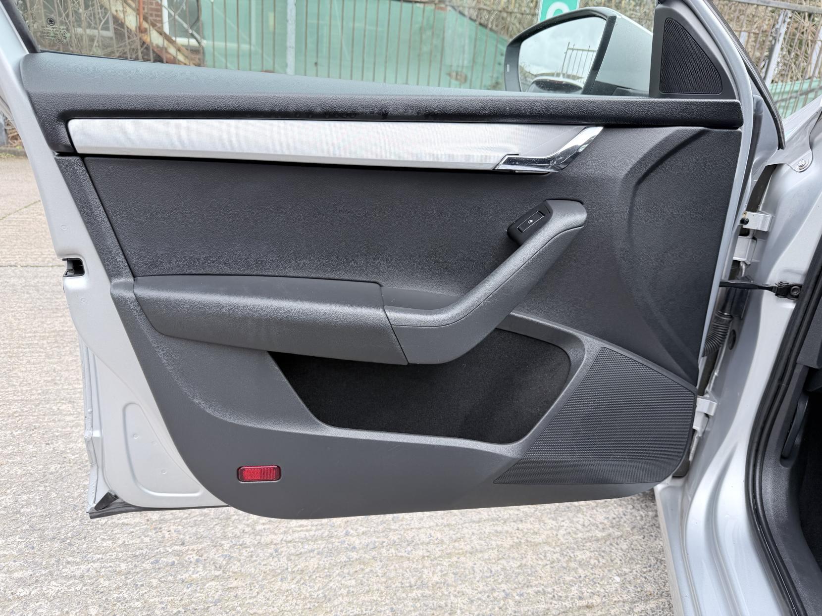 Skoda Octavia 1.4 TSI SE Estate 5dr Petrol DSG Euro 6 (s/s) (150 ps)