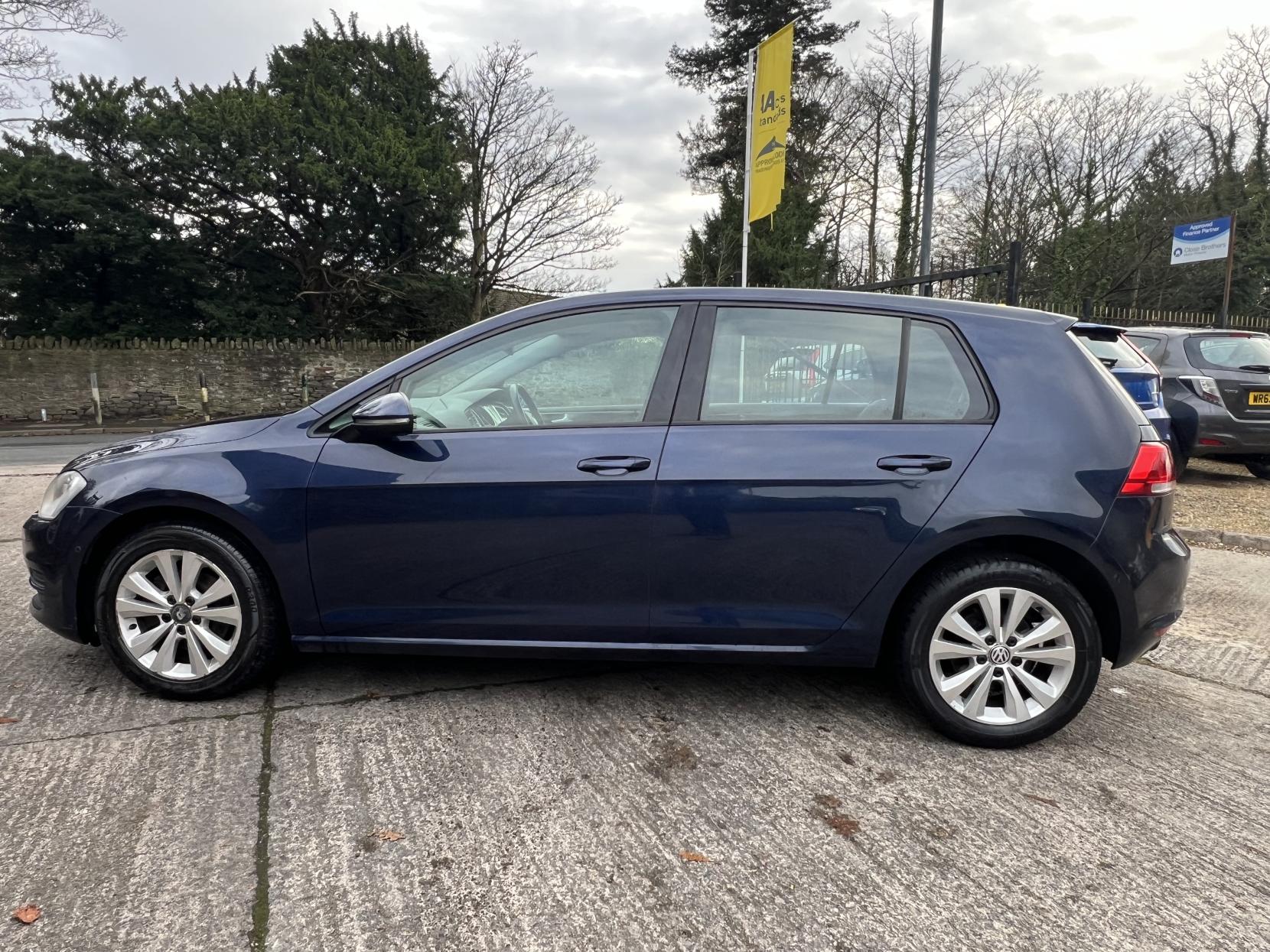 Volkswagen Golf 1.6 TDI BlueMotion Tech SE Hatchback 5dr Diesel Manual Euro 5 (s/s) (105 ps)