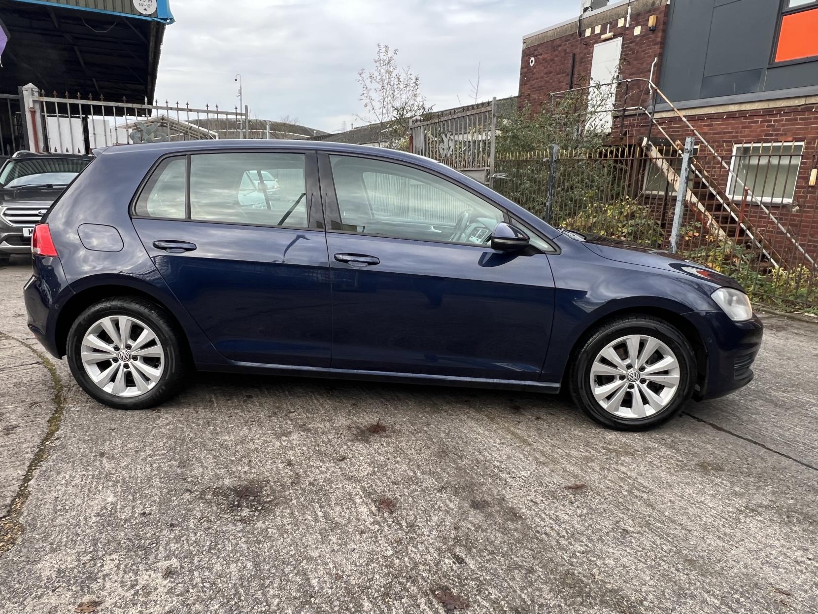 Volkswagen Golf 1.6 TDI BlueMotion Tech SE Hatchback 5dr Diesel Manual Euro 5 (s/s) (105 ps)