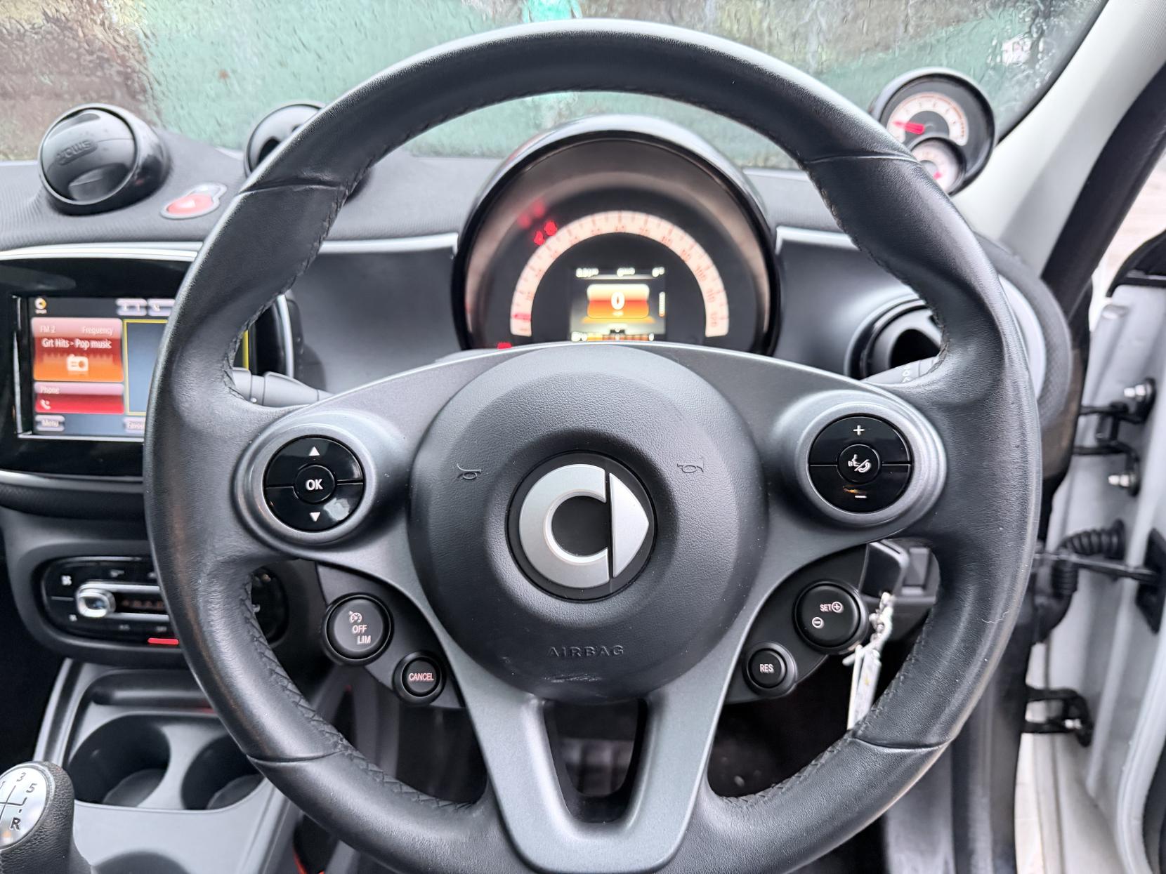 Smart forfour 1.0 Prime (Premium Plus) Hatchback 5dr Petrol Manual Euro 6 (s/s) (71 ps)