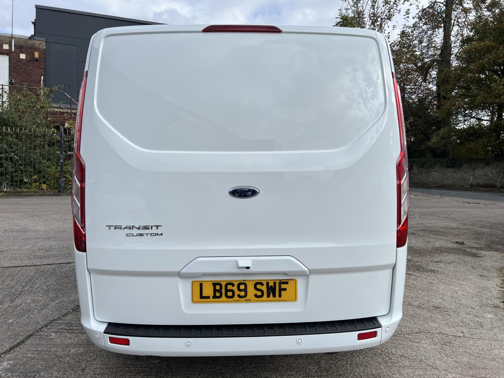 Ford Transit Custom 2.0 280 EcoBlue Limited Panel Van 5dr Diesel Auto L1 H1 Euro 6 (s/s) (170 ps)