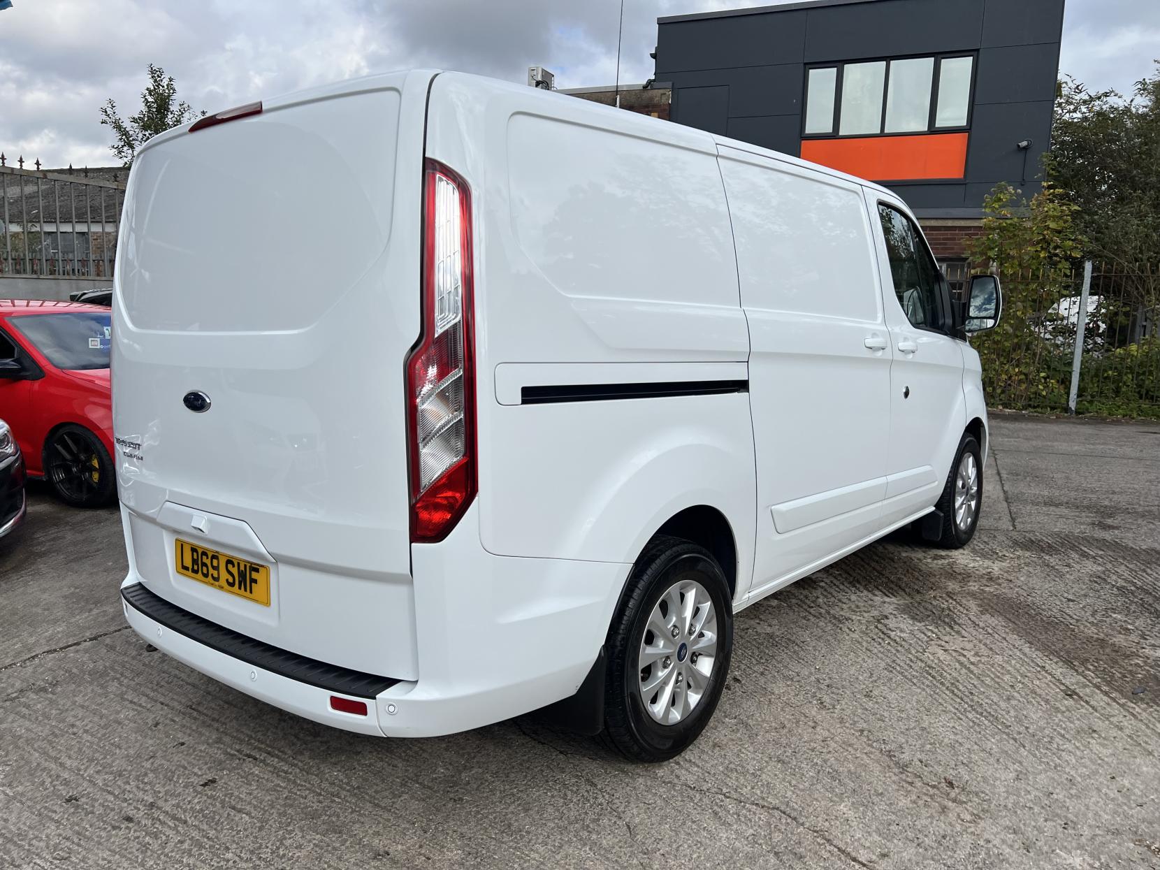 Ford Transit Custom 2.0 280 EcoBlue Limited Panel Van 5dr Diesel Auto L1 H1 Euro 6 (s/s) (170 ps)