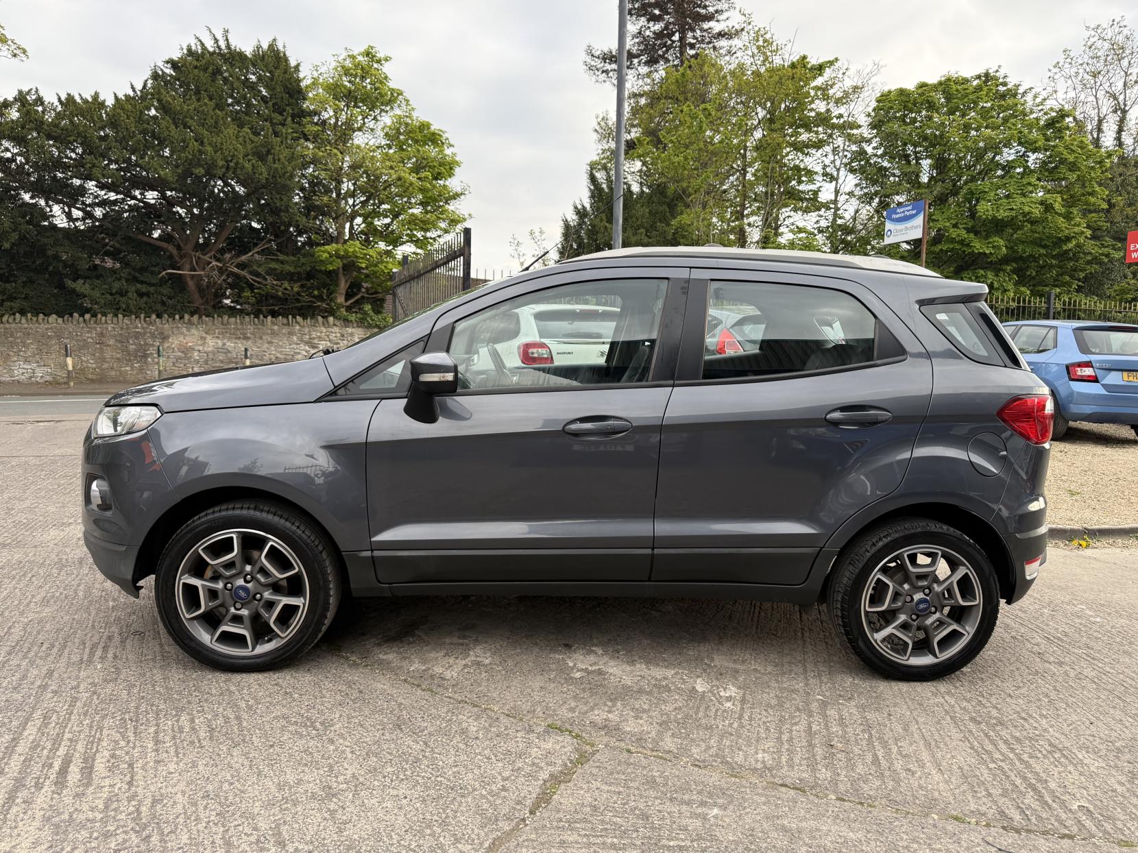 Ford EcoSport 1.5 TDCi Titanium SUV 5dr Diesel Manual 2WD Euro 6 (95 ps)
