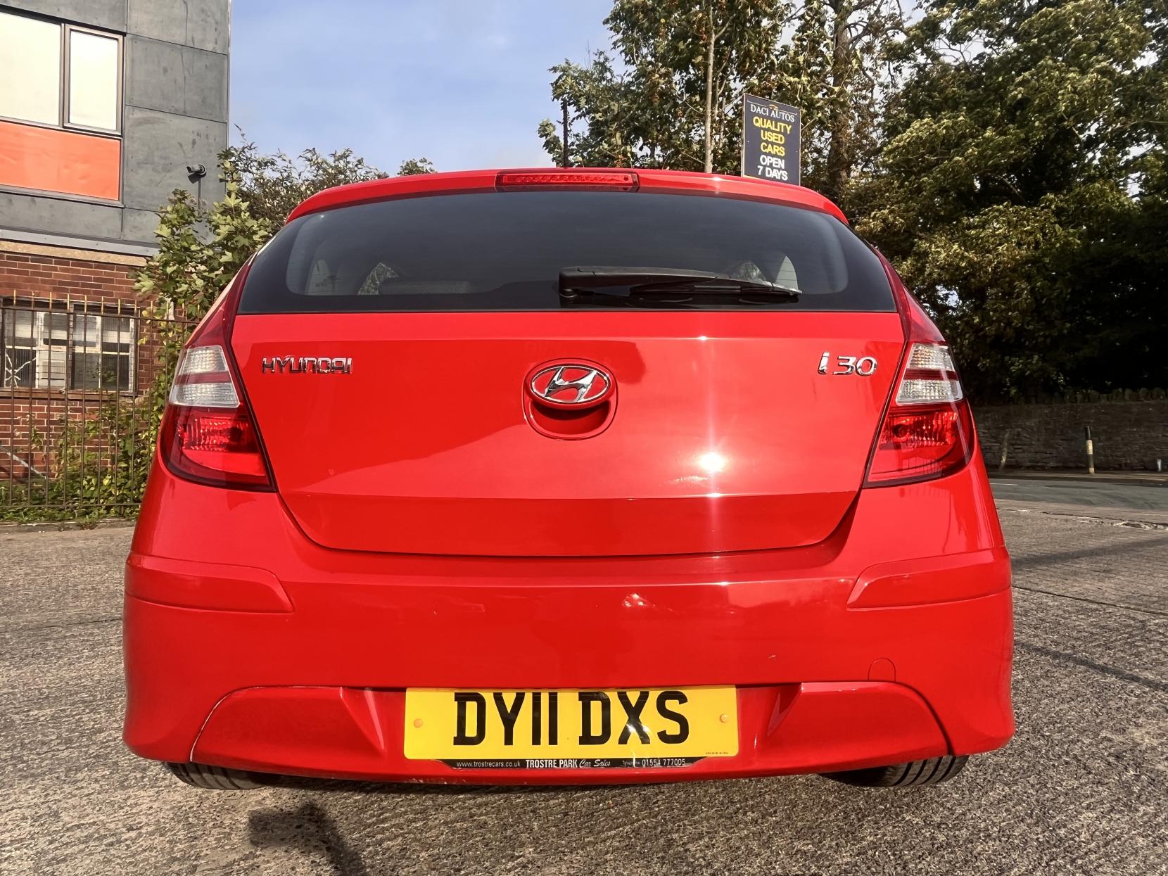 Hyundai i30 1.4 Comfort Hatchback 5dr Petrol Manual Euro 5 (108 bhp)