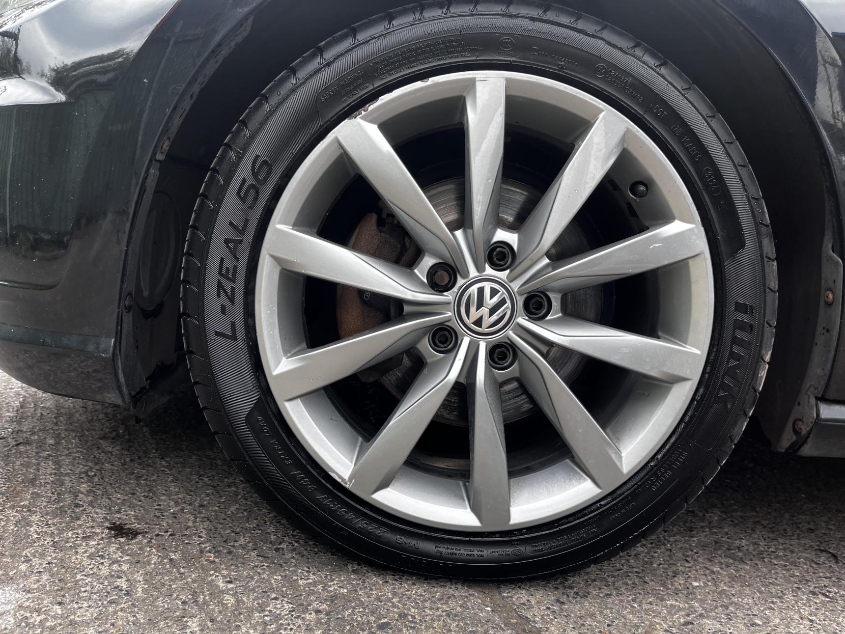 Volkswagen Golf 2.0 TDI BlueMotion Tech GT Hatchback 5dr Diesel Manual Euro 6 (s/s) (150 ps)