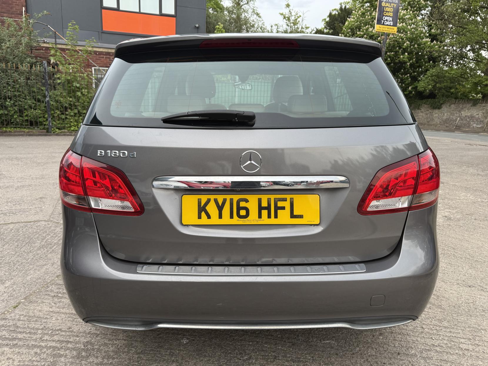 Mercedes-Benz B Class 1.5 B180d SE MPV 5dr Diesel 7G-DCT Euro 6 (s/s) (109 ps)