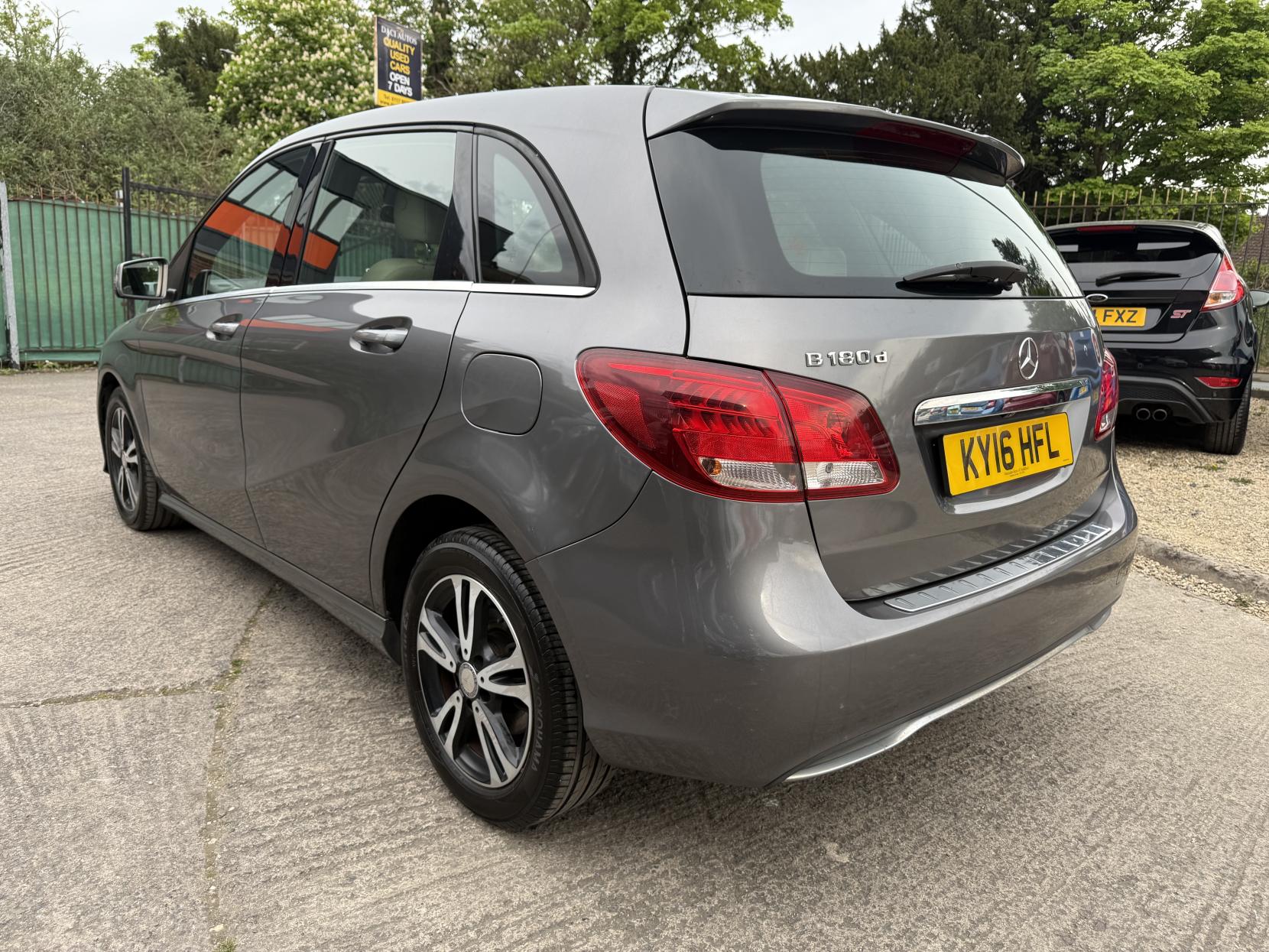 Mercedes-Benz B Class 1.5 B180d SE MPV 5dr Diesel 7G-DCT Euro 6 (s/s) (109 ps)