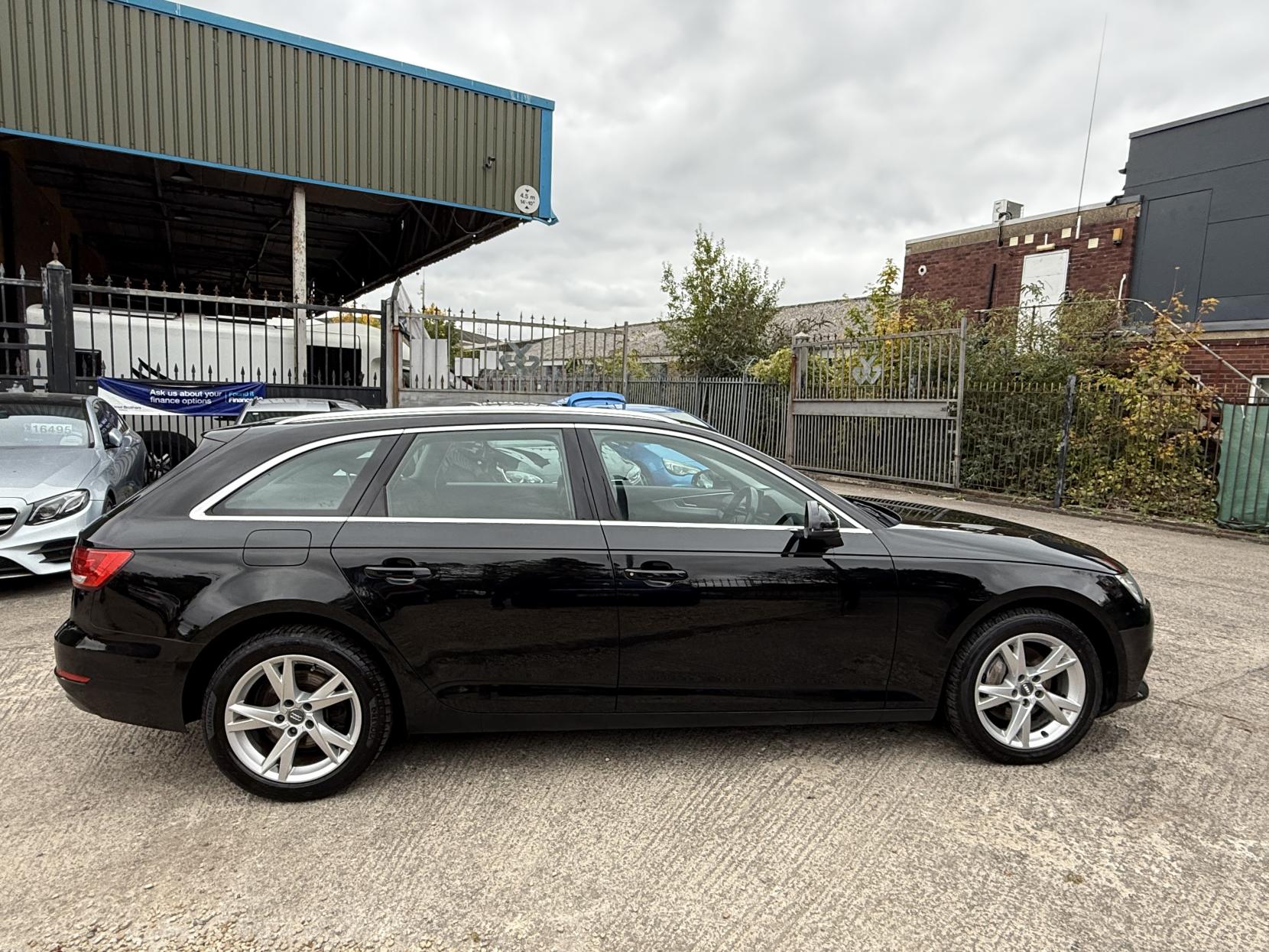 Audi A4 Avant 2.0 TDI Sport Estate 5dr Diesel S Tronic quattro Euro 6 (s/s) (190 ps)