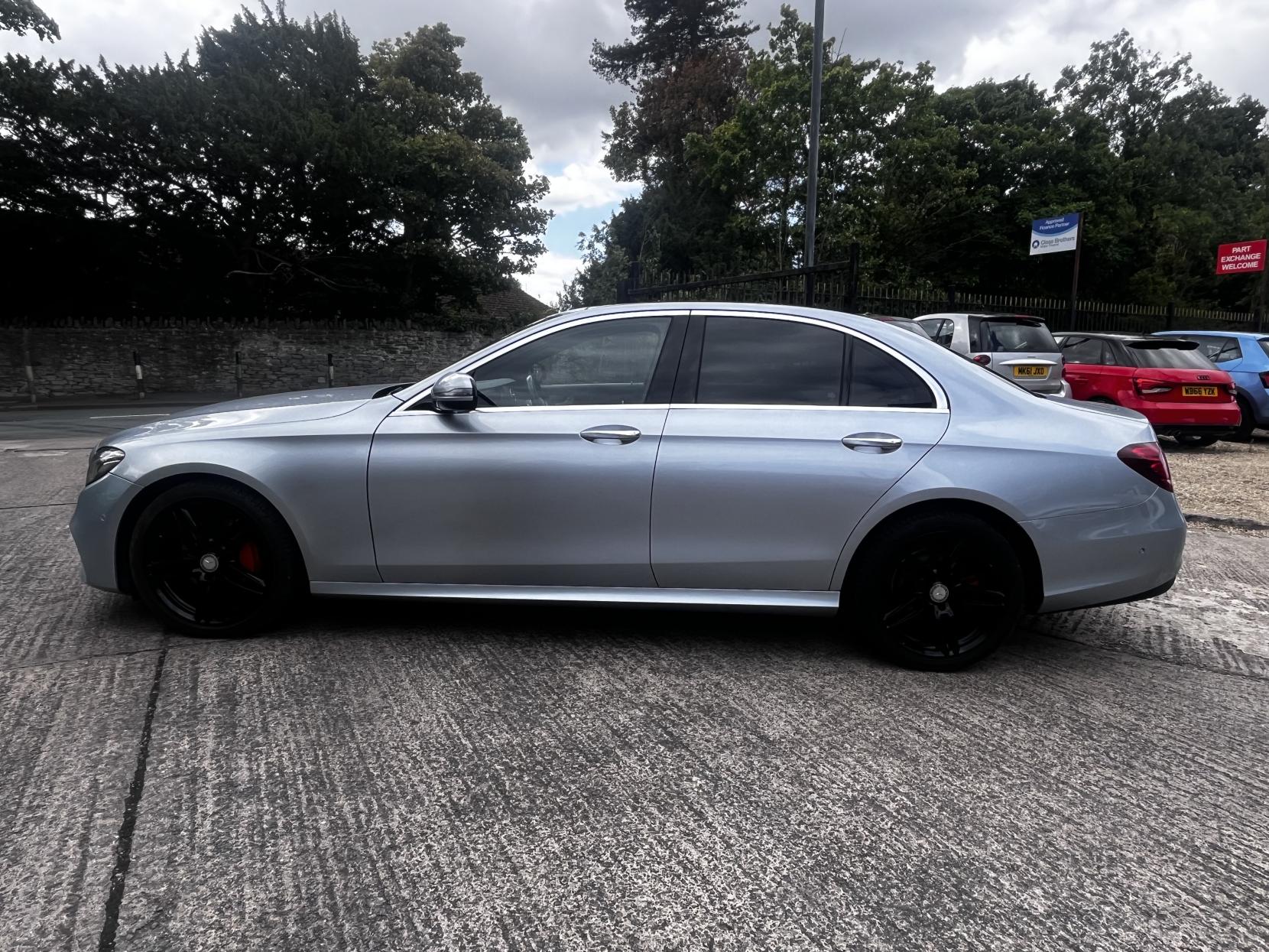 Mercedes-Benz E Class 2.0 E220d AMG Line (Premium Plus) Saloon 4dr Diesel G-Tronic+ Euro 6 (s/s) (194 ps)