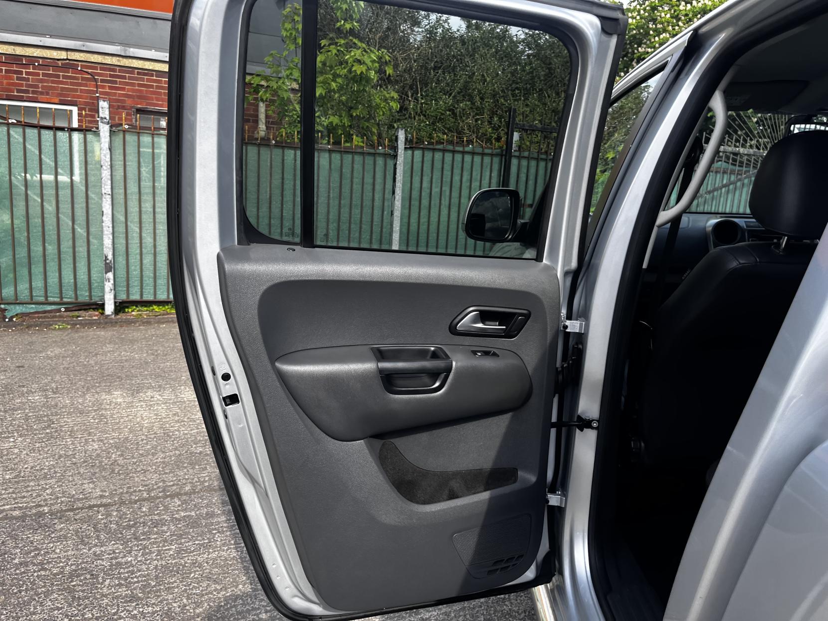 Volkswagen Amarok 2.0 BiTDI BlueMotion Tech Highline Pickup Double Cab 4dr Diesel Auto 4Motion Euro 5 (s/s) (180 ps)