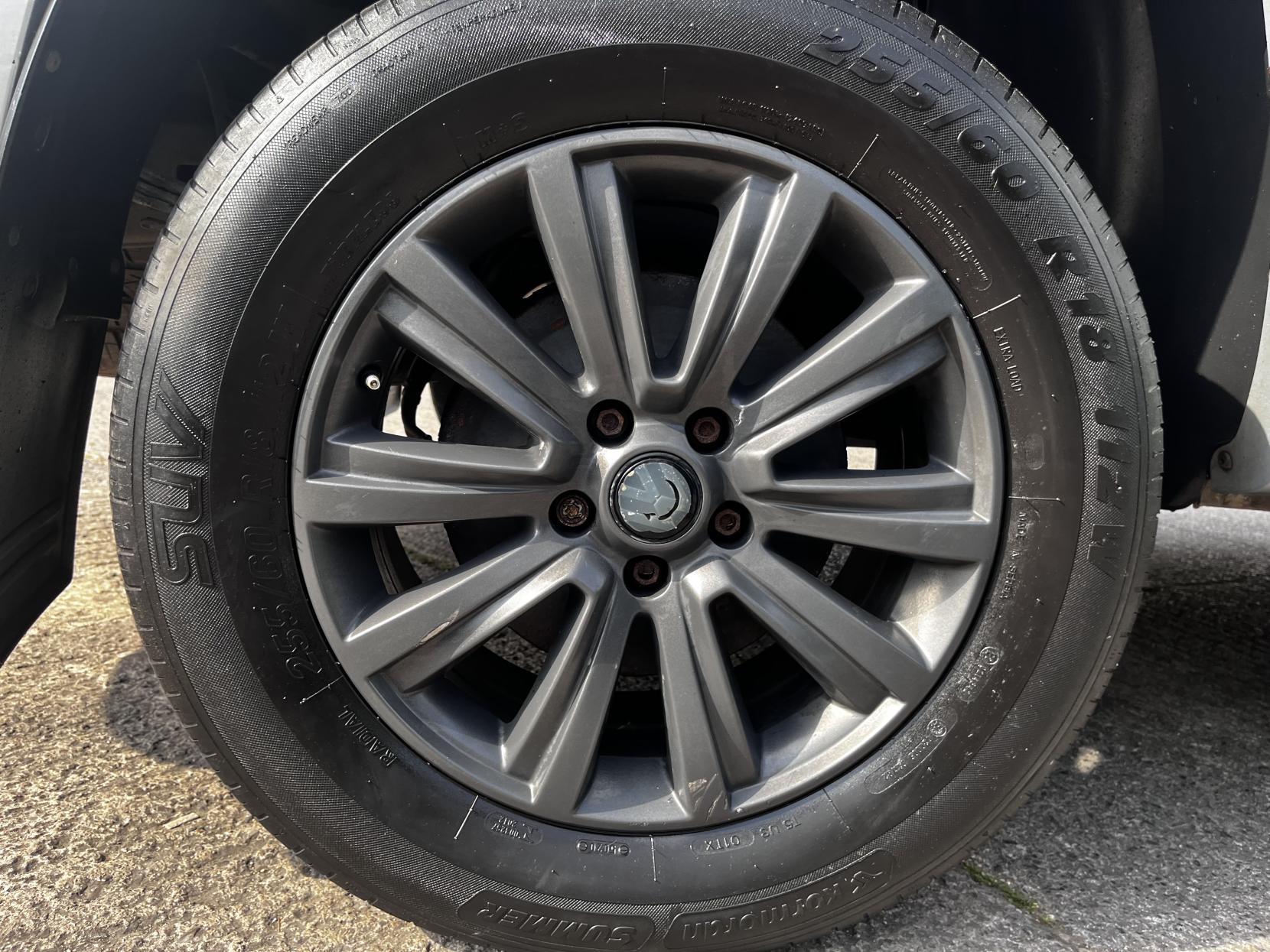 Volkswagen Amarok 2.0 BiTDI BlueMotion Tech Highline Pickup Double Cab 4dr Diesel Auto 4Motion Euro 5 (s/s) (180 ps)