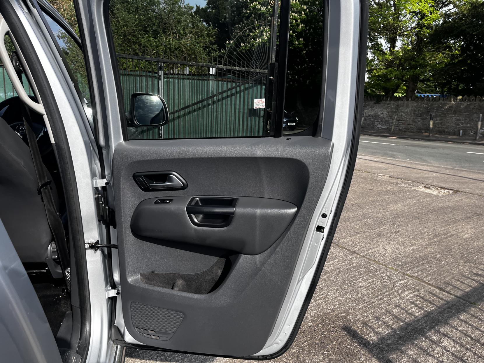 Volkswagen Amarok 2.0 BiTDI BlueMotion Tech Highline Pickup Double Cab 4dr Diesel Auto 4Motion Euro 5 (s/s) (180 ps)