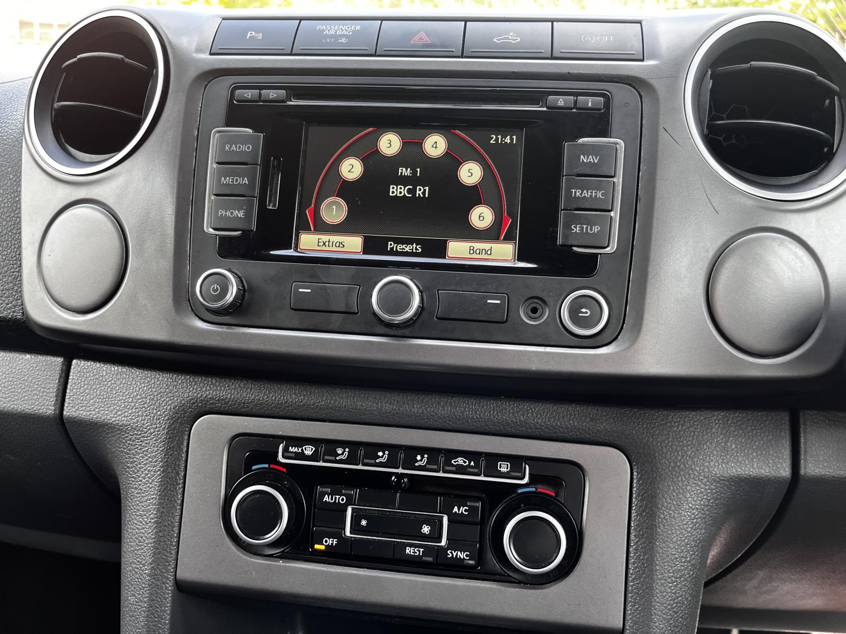 Volkswagen Amarok 2.0 BiTDI BlueMotion Tech Highline Pickup Double Cab 4dr Diesel Auto 4Motion Euro 5 (s/s) (180 ps)