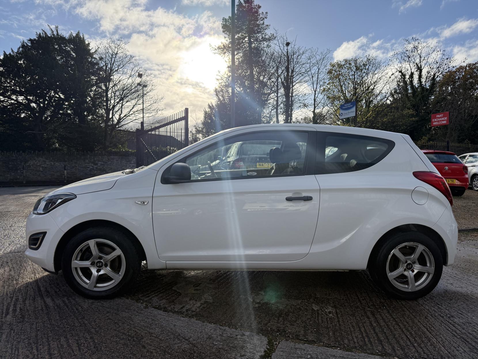 Hyundai i20 1.2 Classic Hatchback 3dr Petrol Manual Euro 5 (85 bhp)